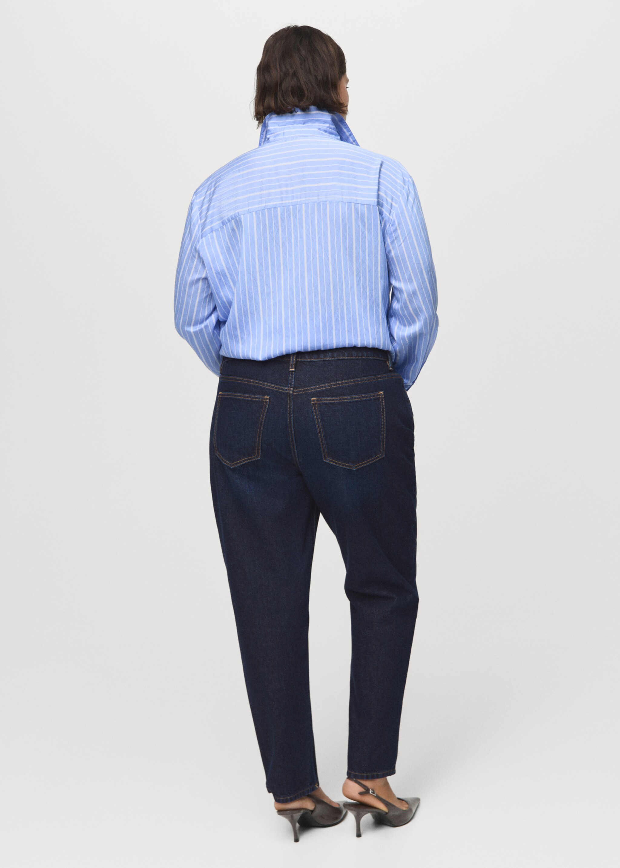Mom2000 high-rise jeans - Details of the article 4, Dark Blue. Ref: 17025827-00.