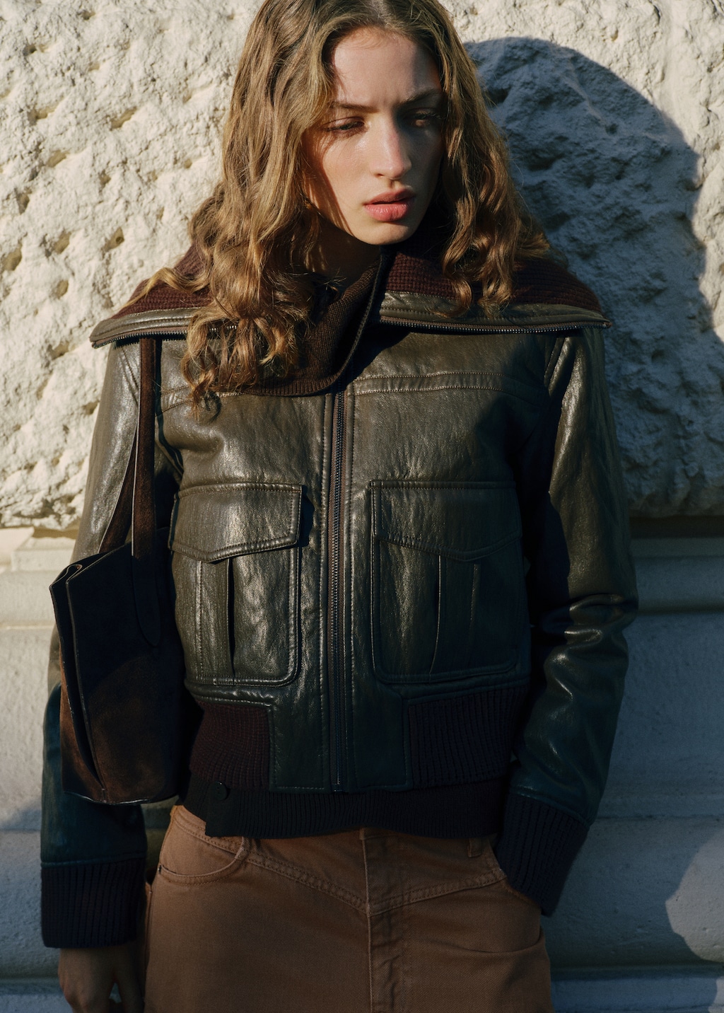 Wide-leg mid-rise loose-fit jeans