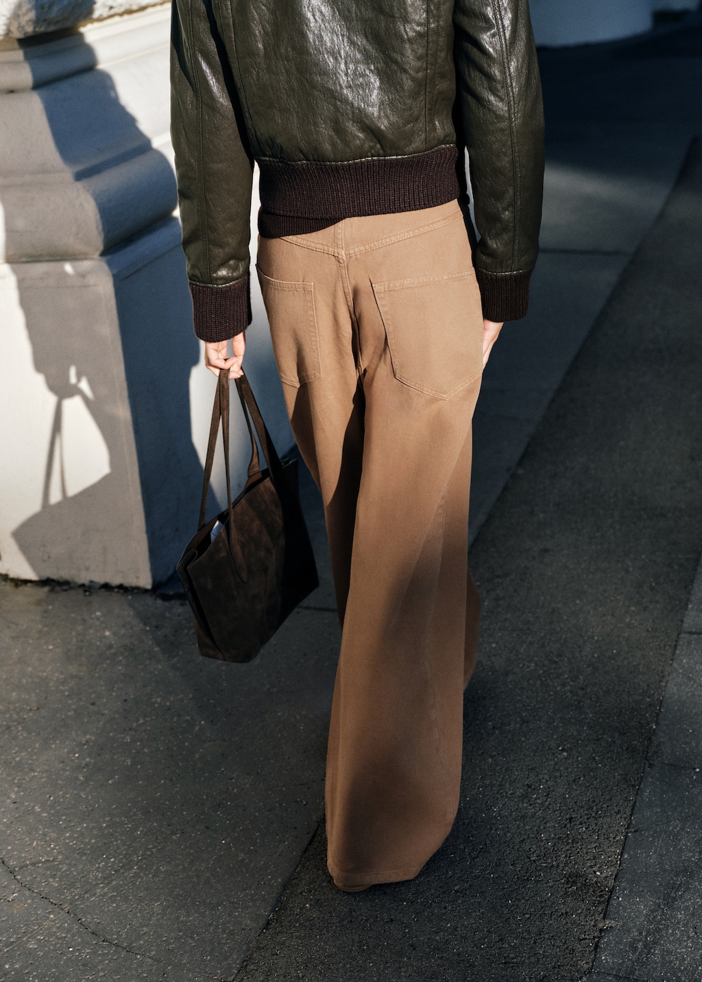 Wide leg mid-rise loose-fit jeans - image 3