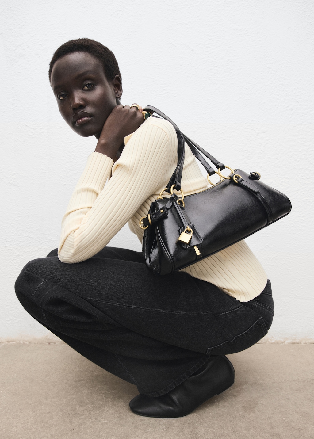 Mid-rise barrel jeans