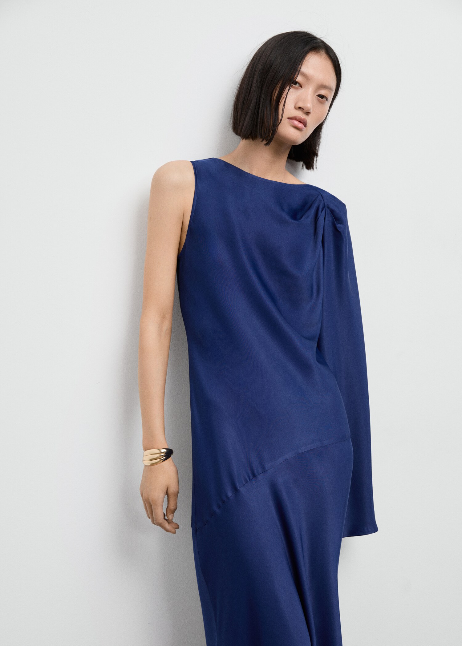 Robe satinée asymétrique - Détail de l'article 2