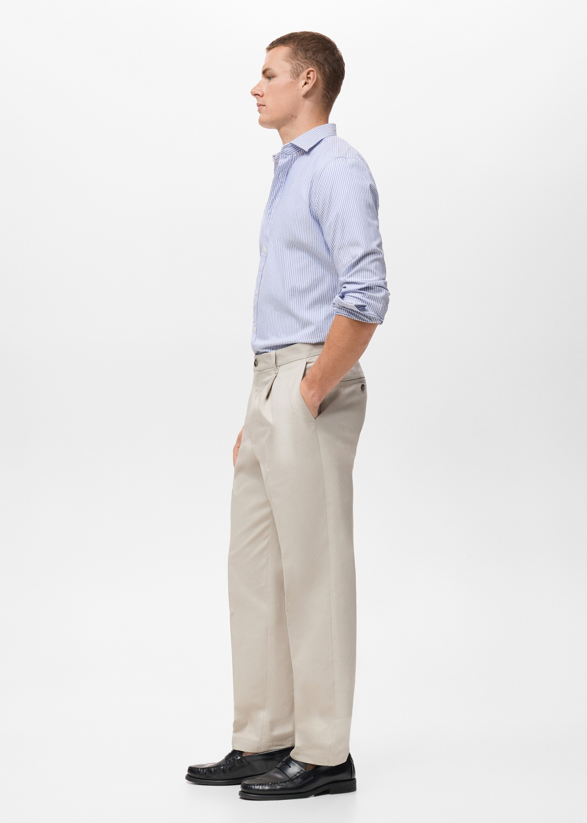 Pantalon regular fit coton pinces - Détail de l'article 2, Sable. Ref: 17025970-00.
