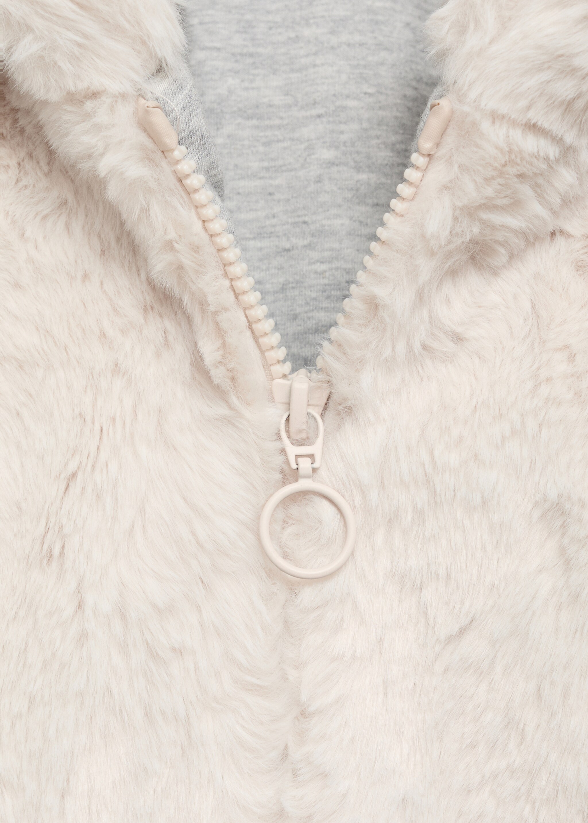 Hooded fur-effect coat - Details of the article 8, Beige. Ref: 17025972-00.