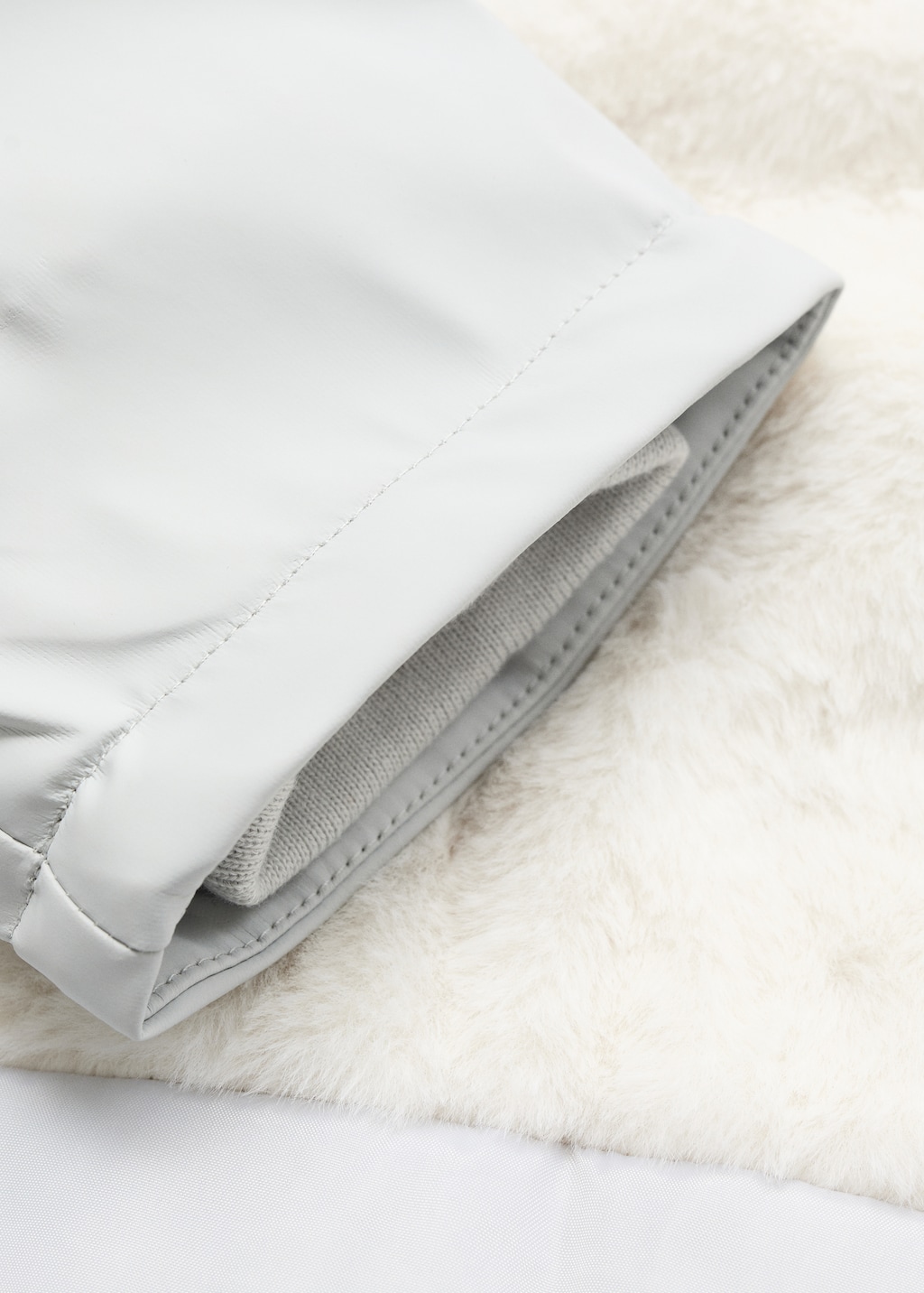 Hooded water-repellent coat