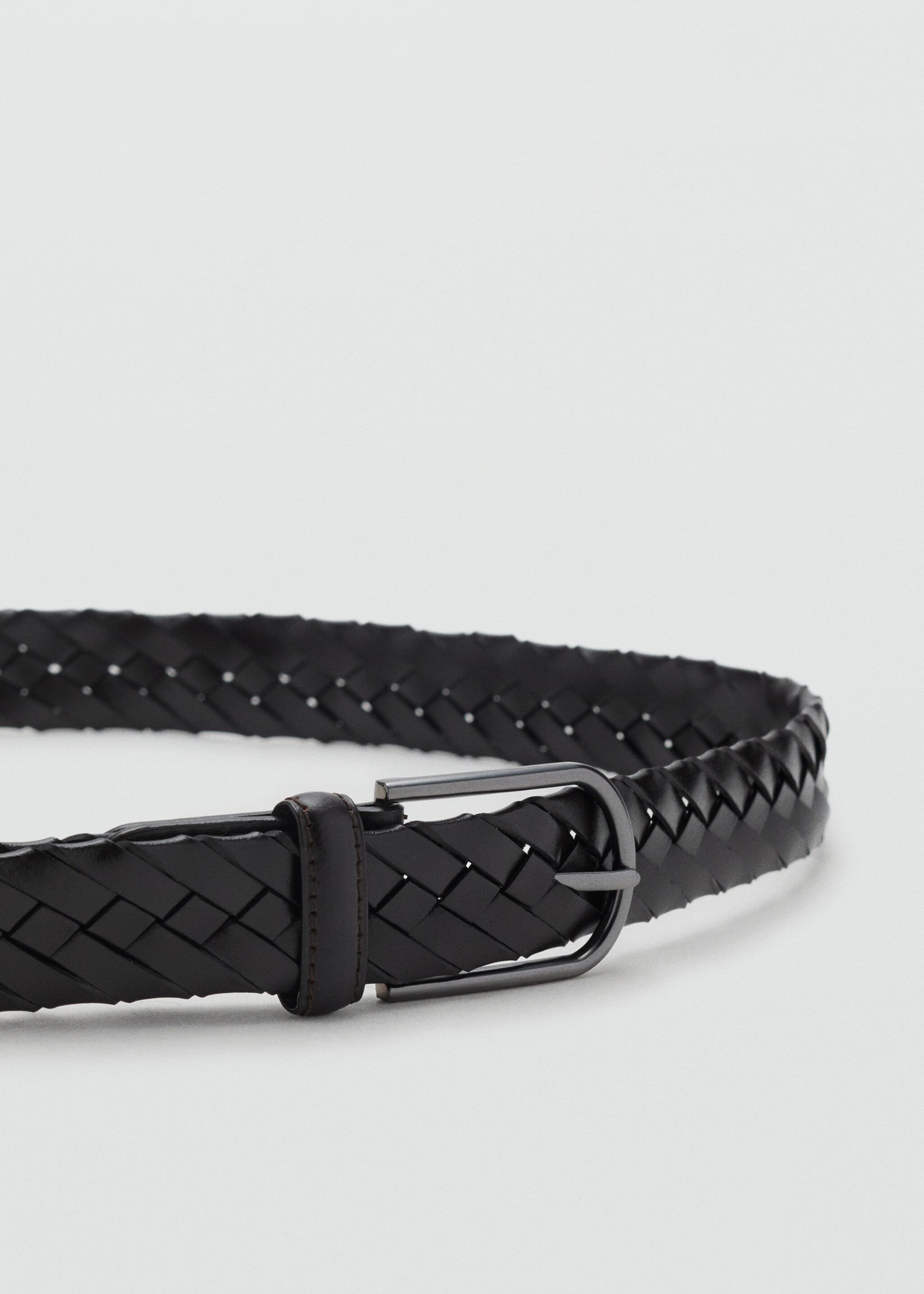 Braided leather belt - Details of the article 1, Dark Brown. Ref: 17025976-00.