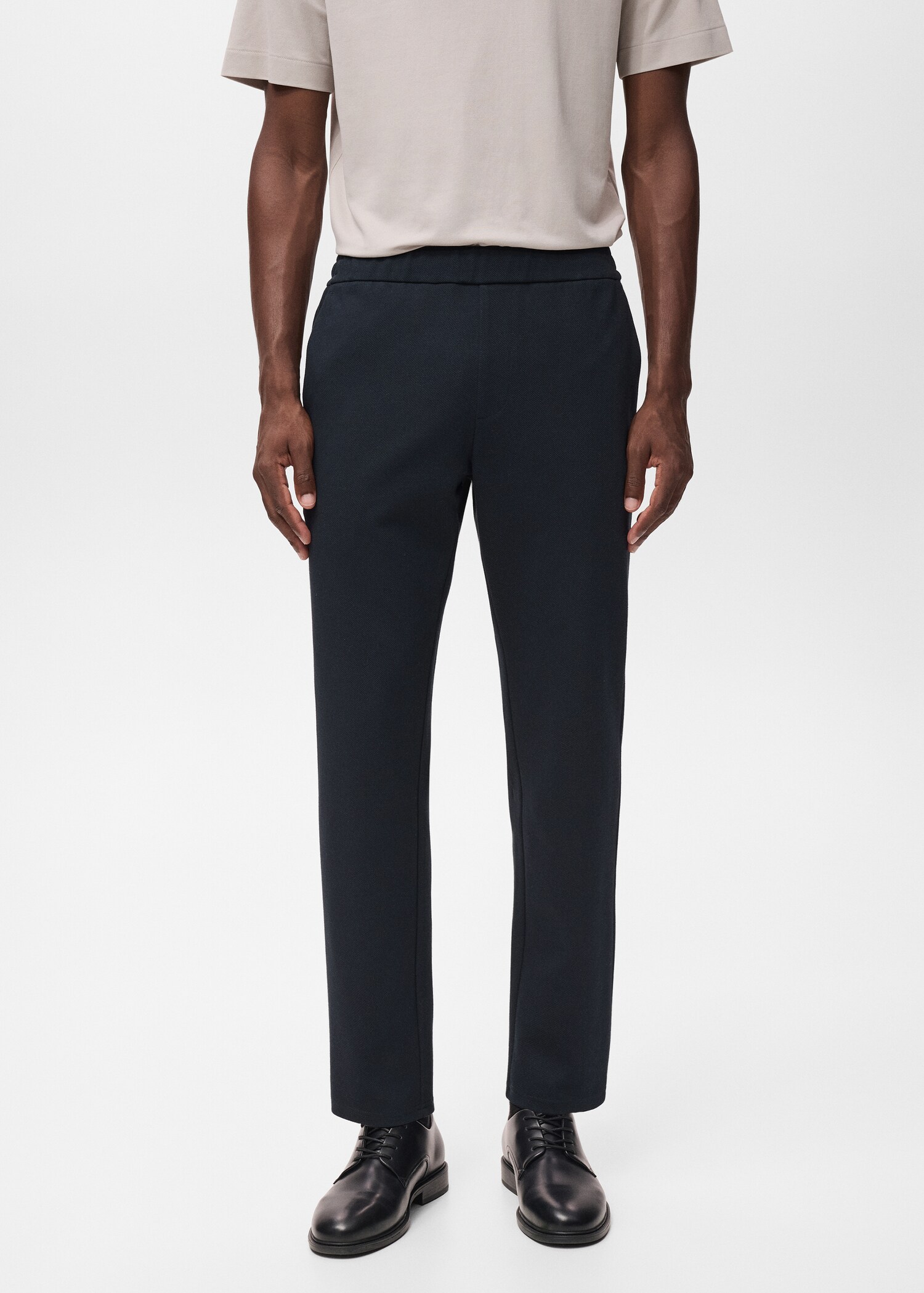 Pantalón jogger técnico estructura - Plano medio