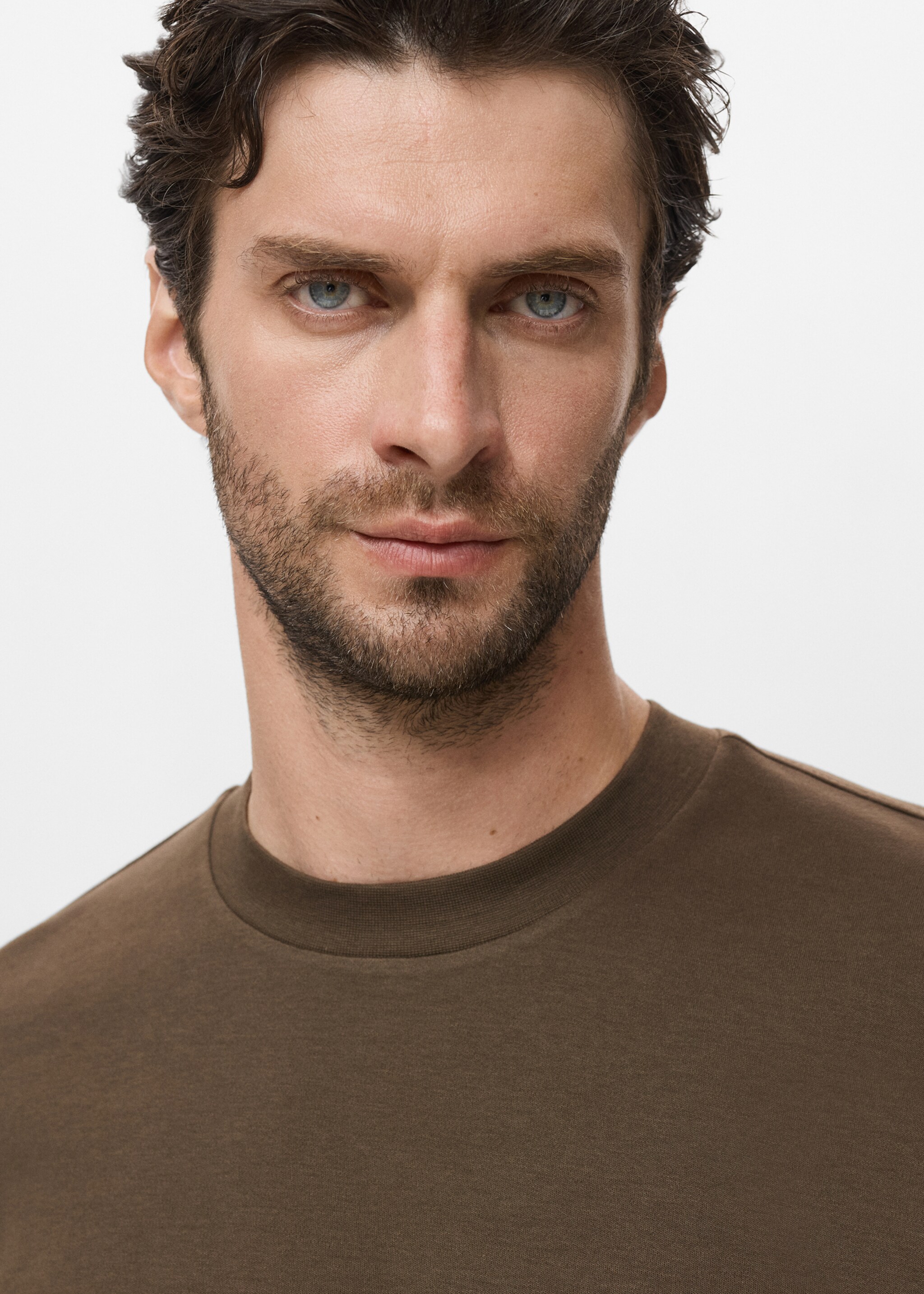 Long sleeve regular fit T-shirt - Details of the article 1, Olive Green. Ref: 17025979-00.