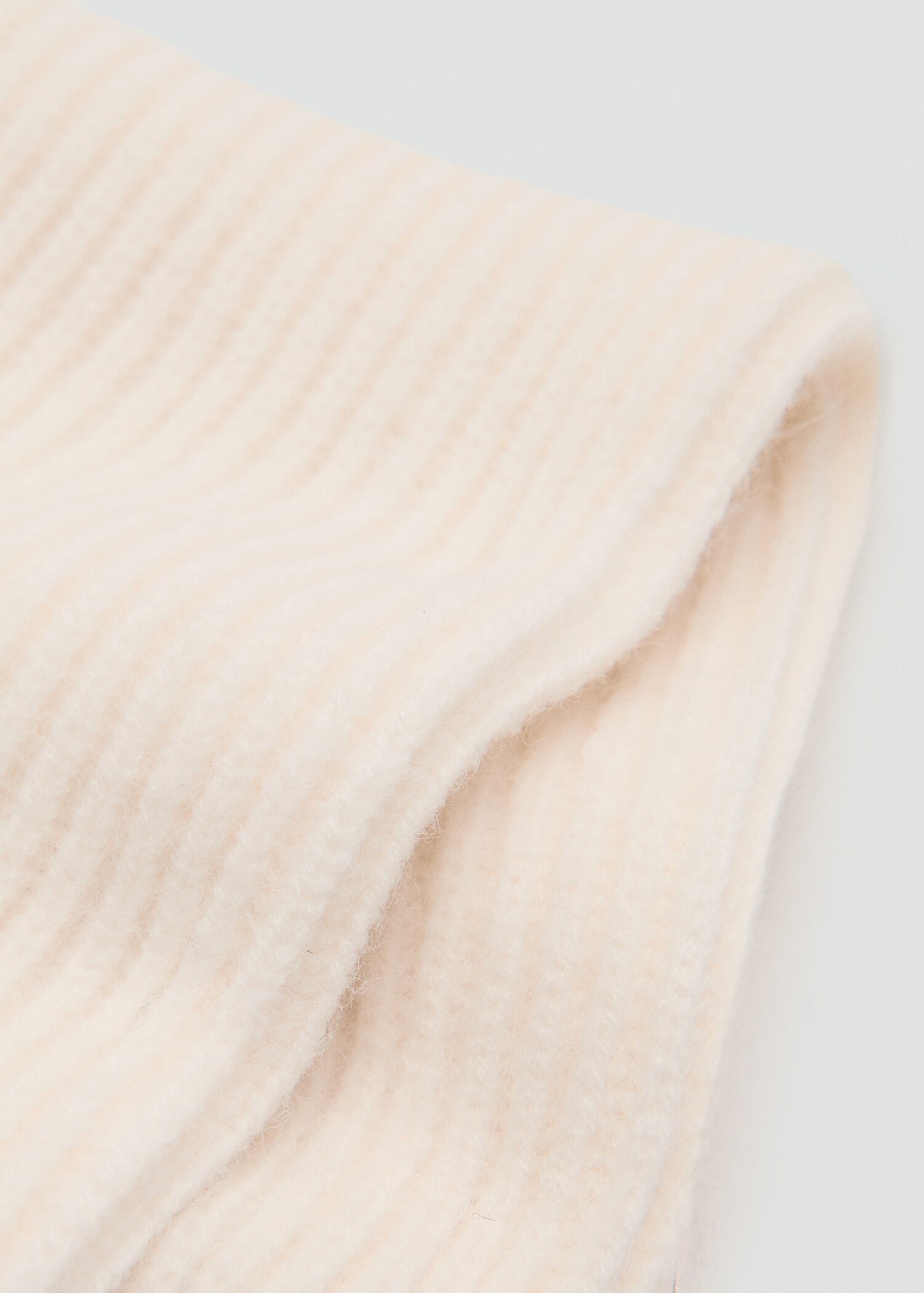 Pompom knit scarf - Details of the article 1