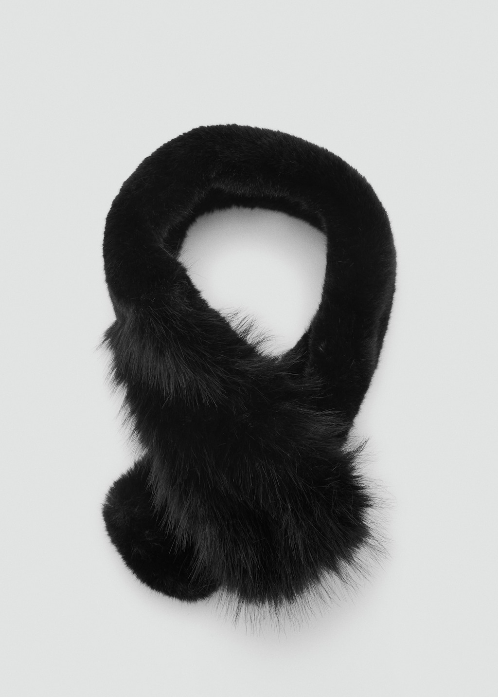 Fur-effect scarf