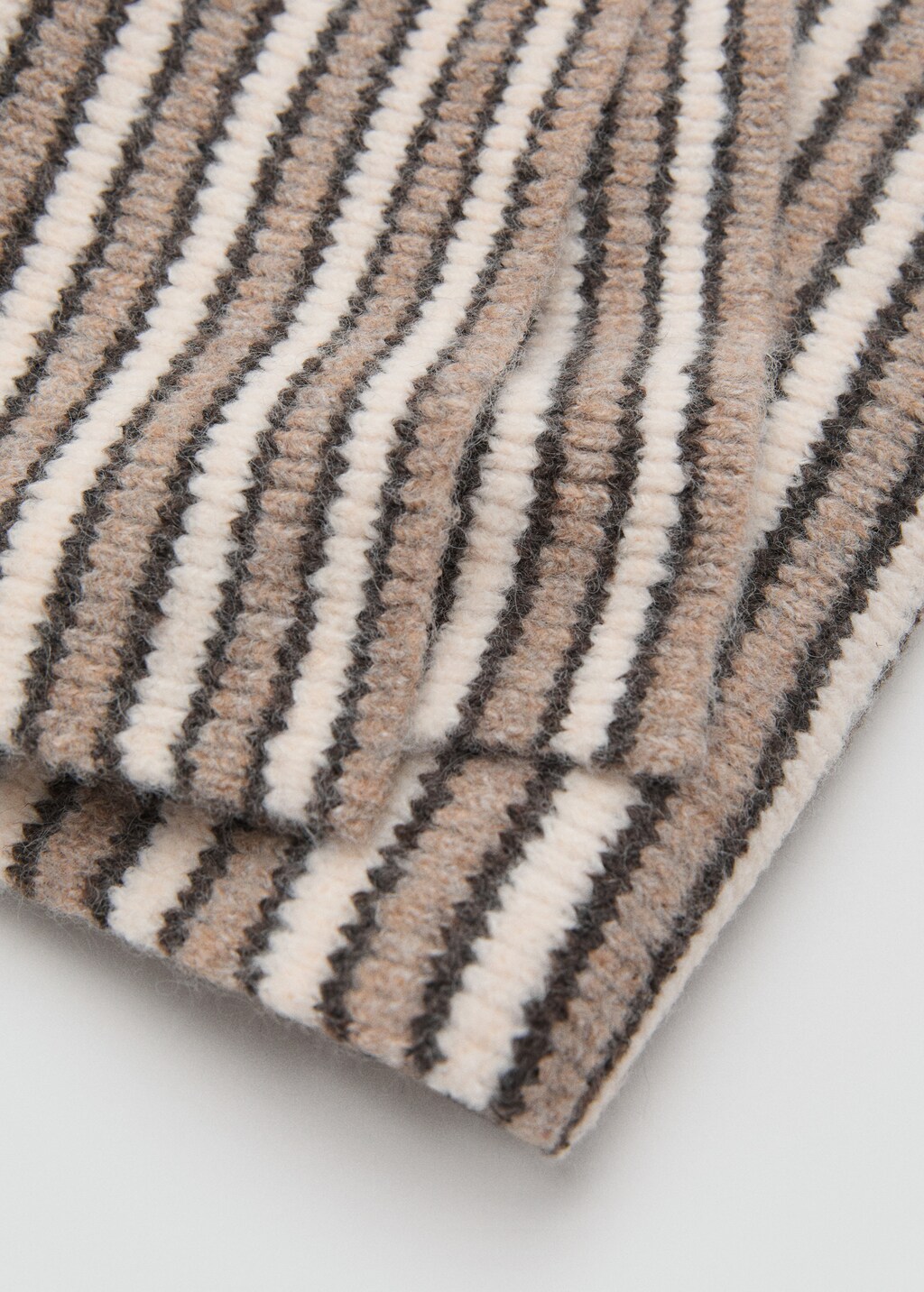 Striped knit scarf