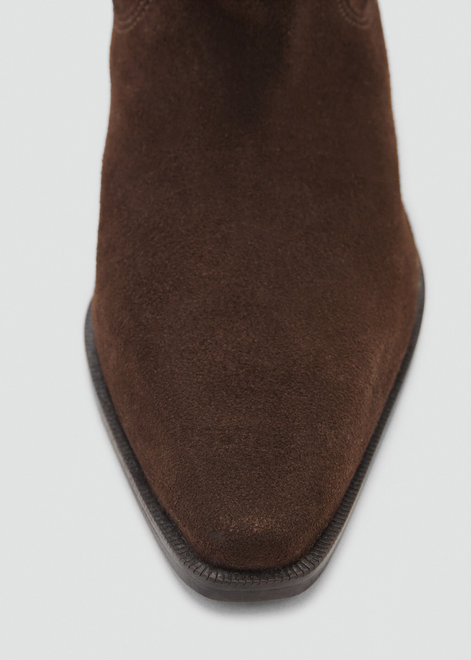 Hohe Lederstiefel mit Raffdetail - Detail des Artikels 2