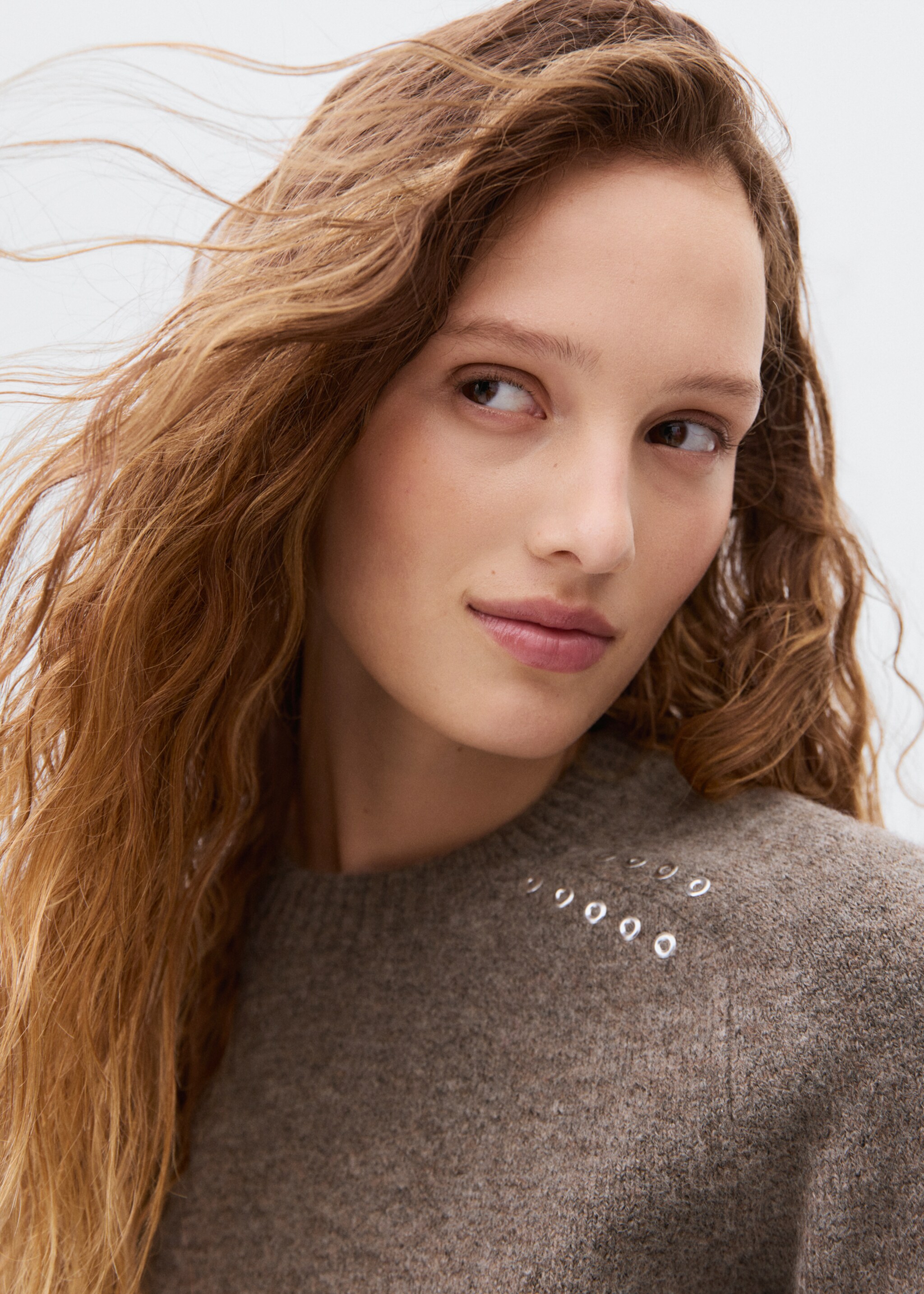Studded knitted sweater - Details of the article 1, Brown. Ref: 17026335-00.
