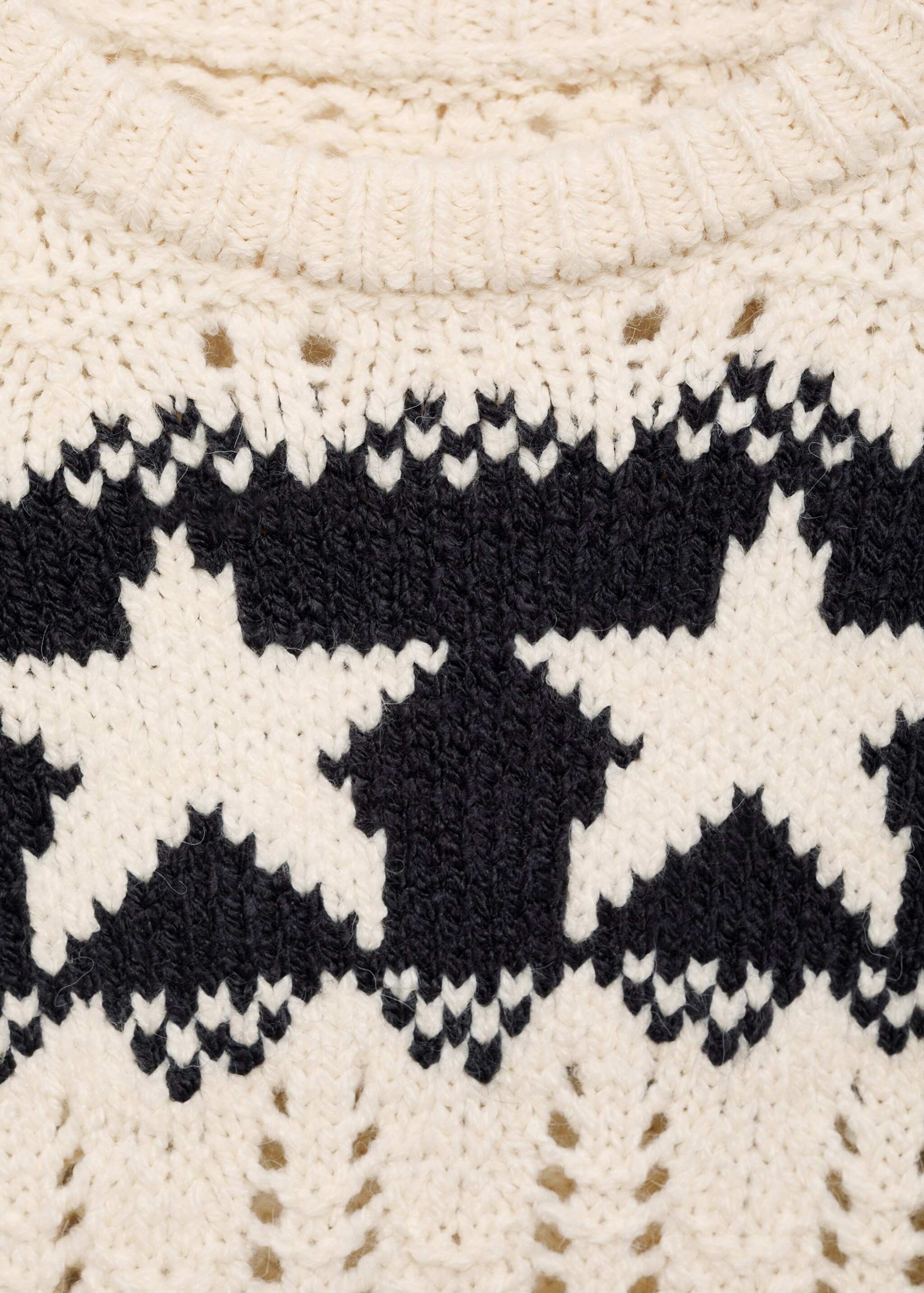 Crochet star jumper - Details of the article 8, Off White. Ref: 17026348-00.