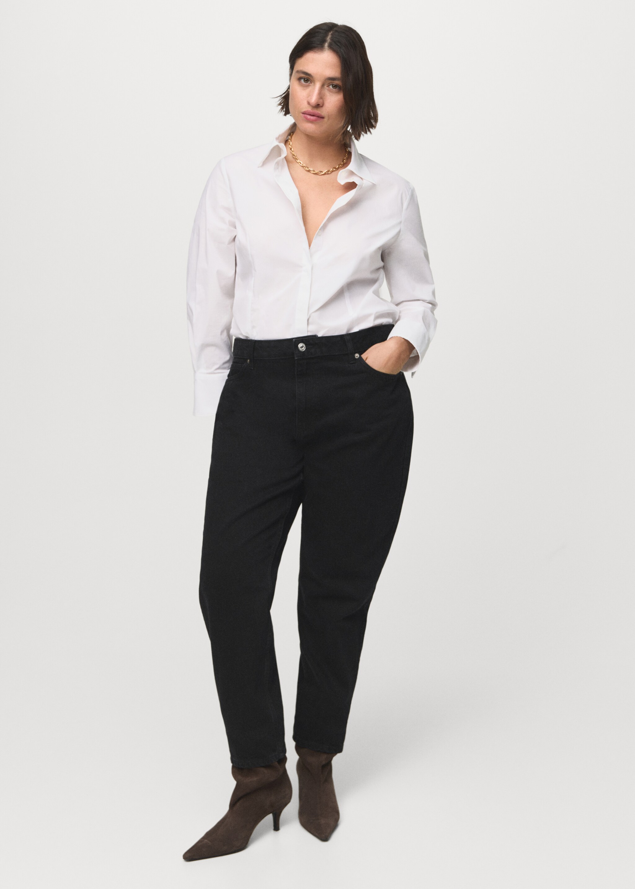 Mom2000 high-rise jeans - Details of the article 3, Black denim. Ref: 17026355-00.