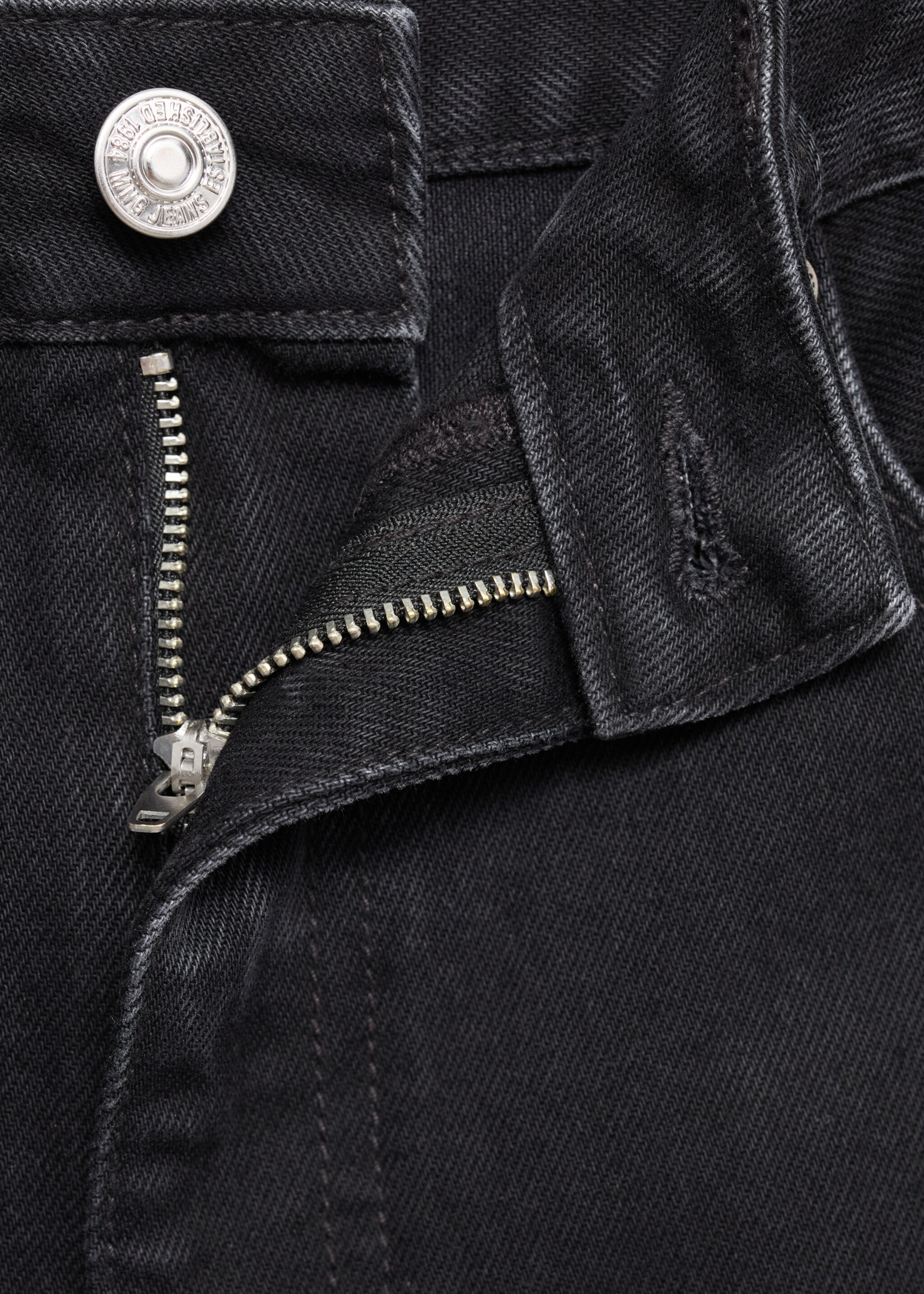 Mom2000 high-rise jeans - Details of the article 8, Black denim. Ref: 17026355-00.