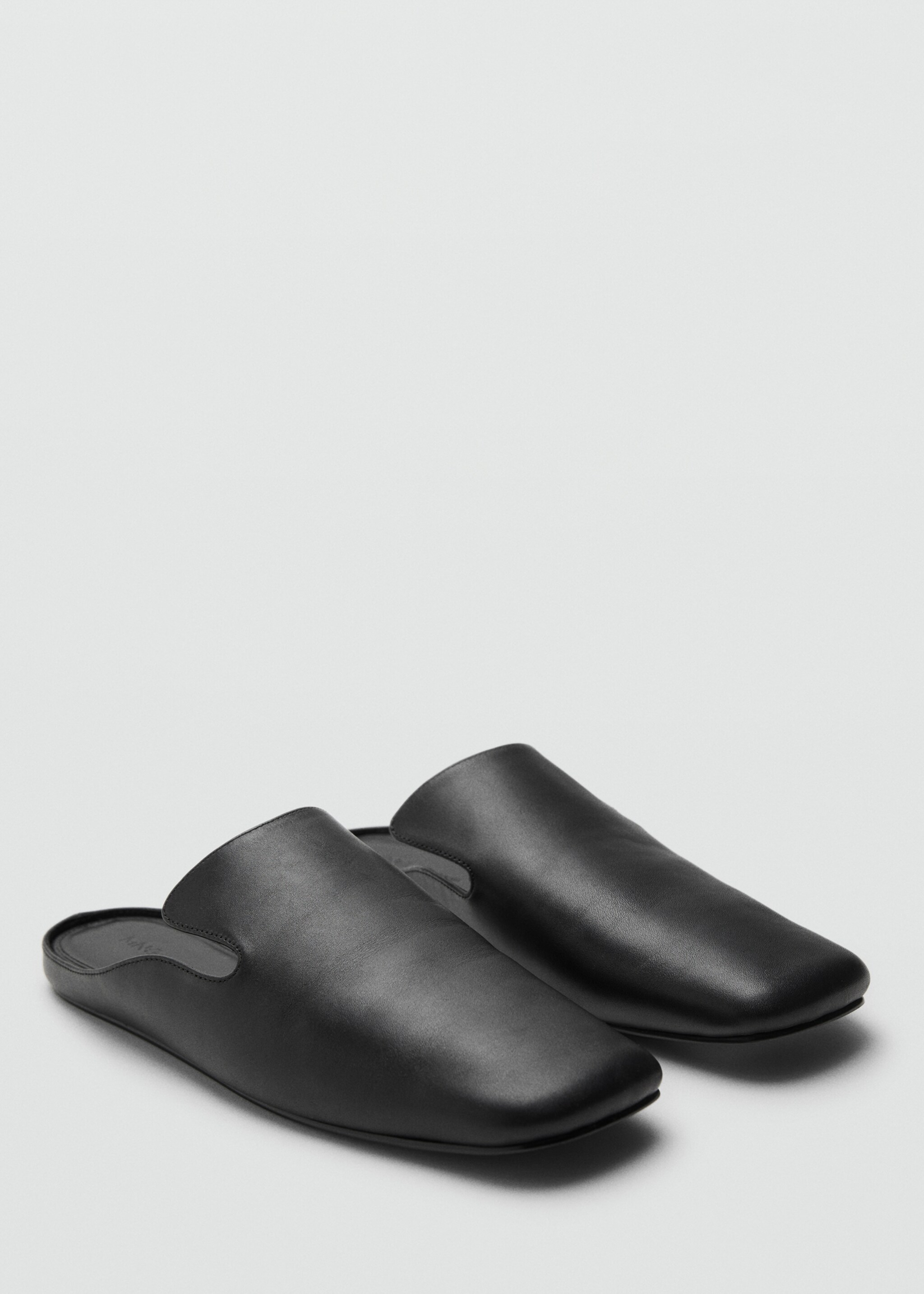 100% leather square-toe shoes - Medium plane, Black. Ref: 17026356-00.