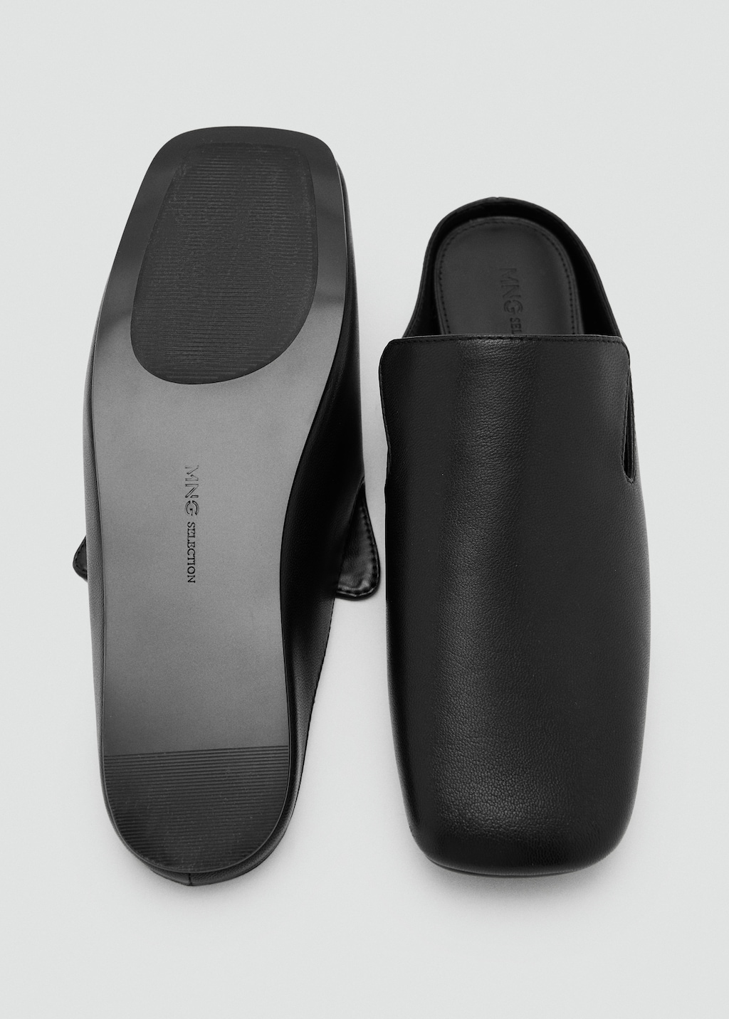 Square toe leather shoe