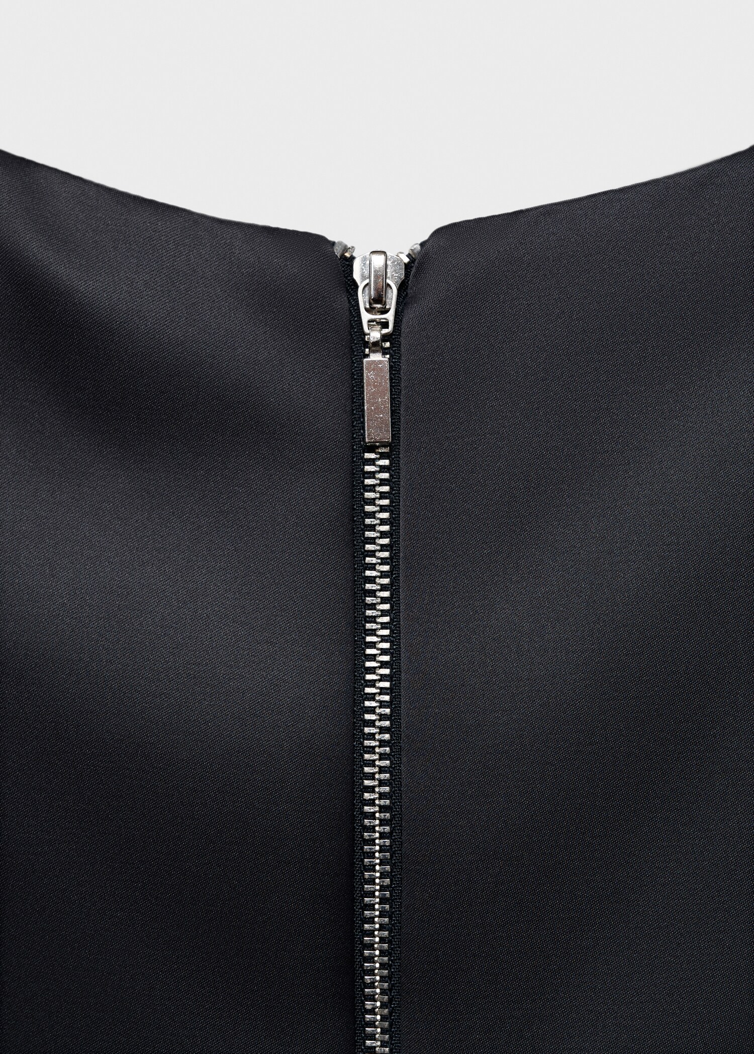 Short satin dress - Details of the article 8