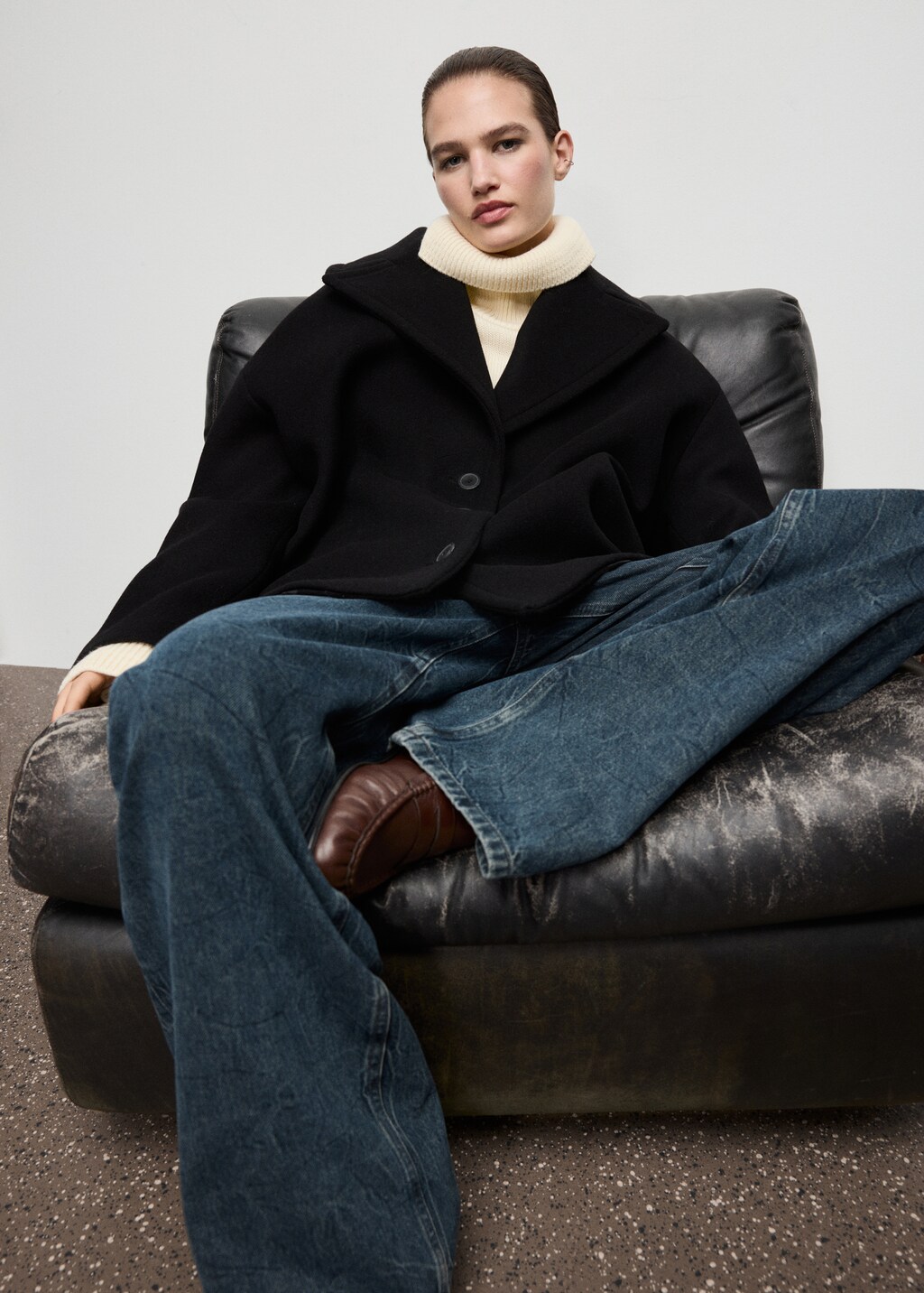 Oversized short wool coat - Women | MANGO Romania