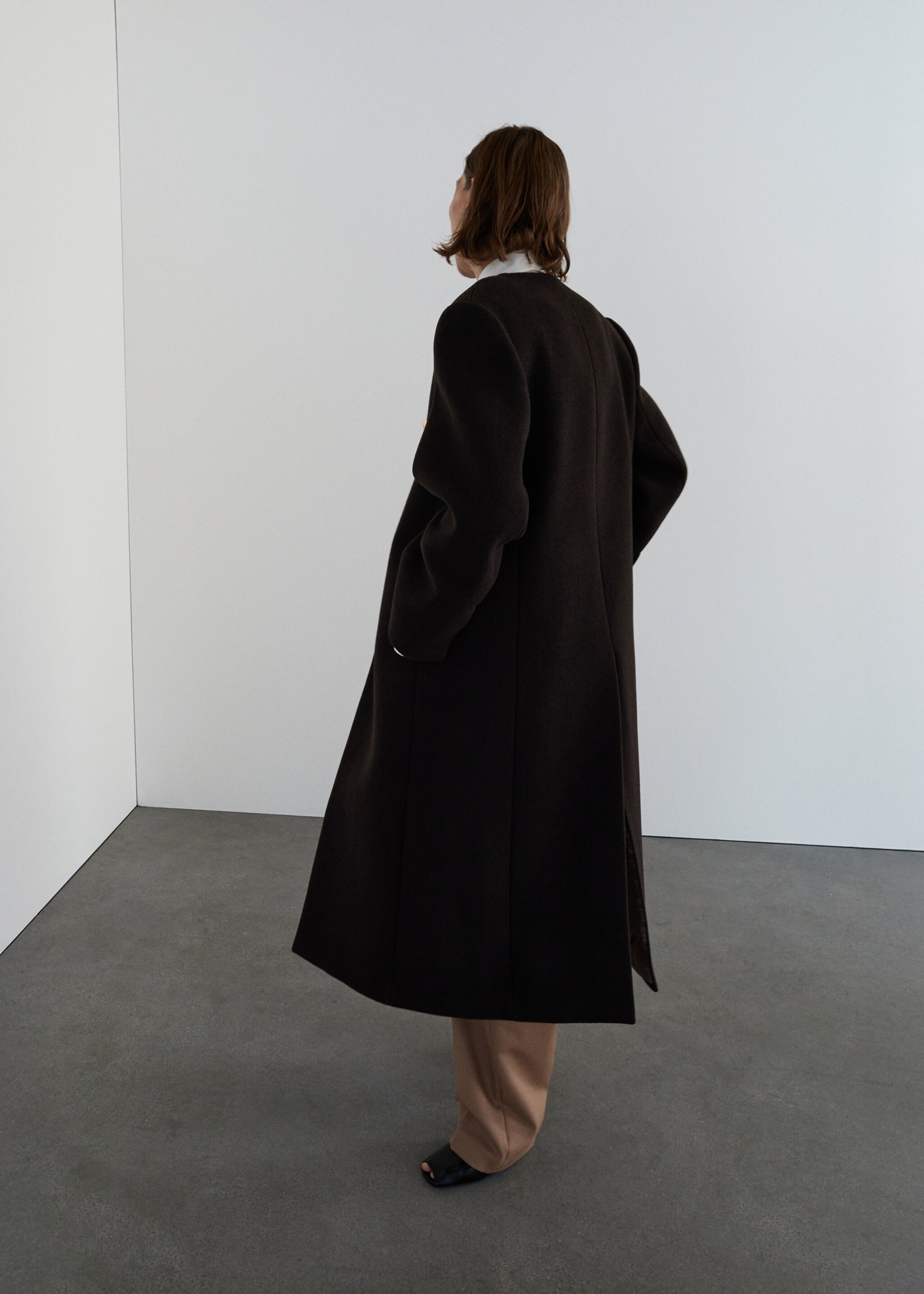 Wool overcoat - Reverse of the article, Chocolate. Ref: 17026362-00.