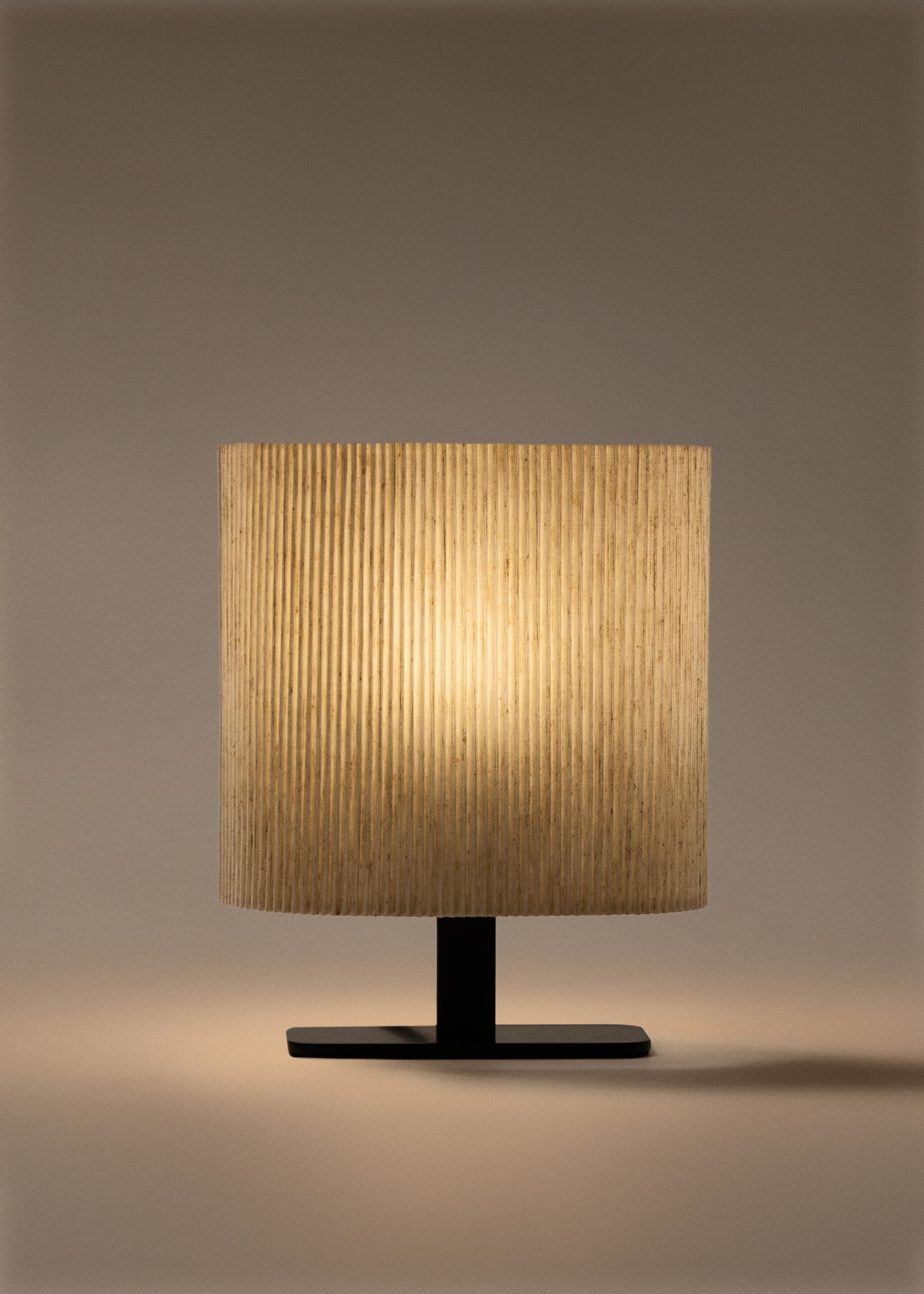 Plissierte Tischleuchte - Detail des Artikels 5, Beige. Ref: 17026725-00.