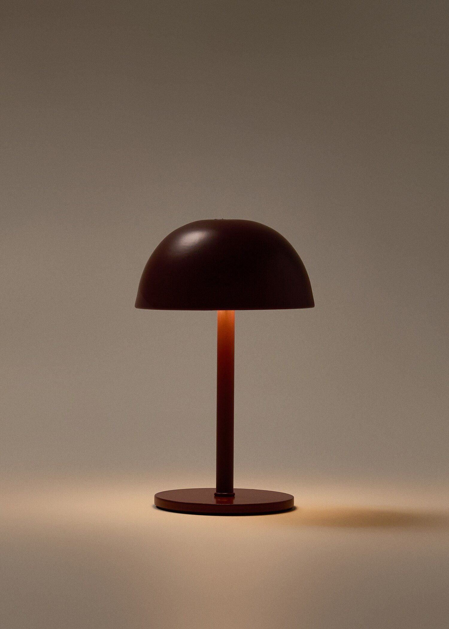 Metalltischlampe mit Touch-Funktion - Detail des Artikels 4