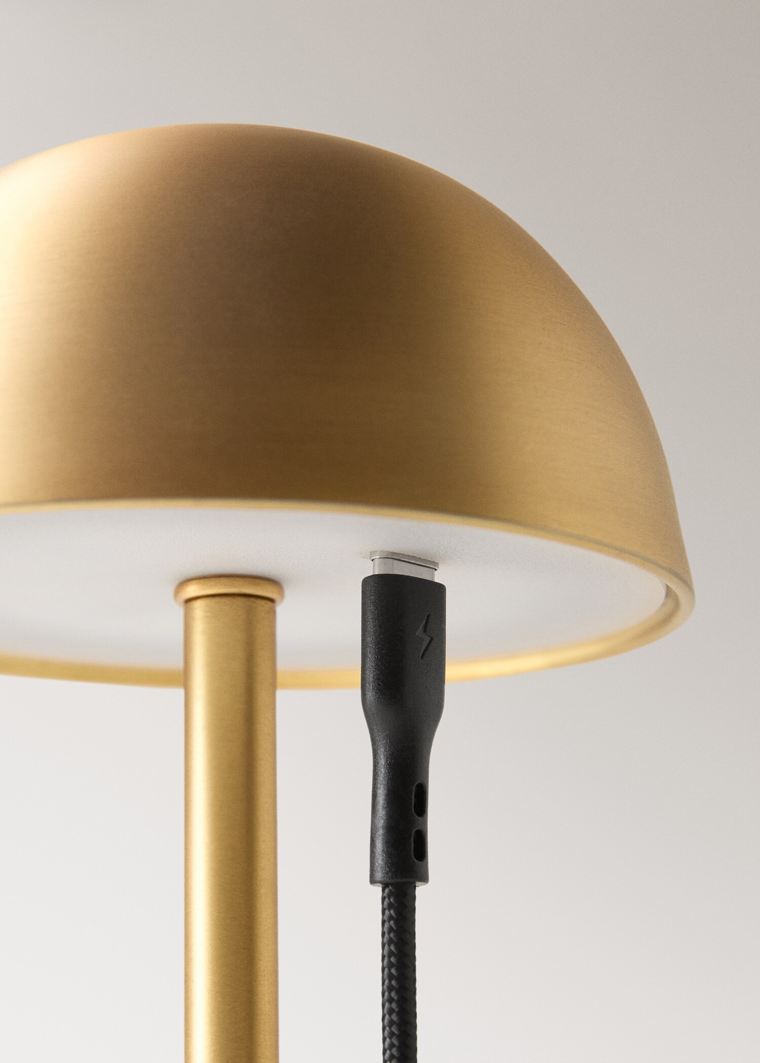 Metalltischlampe mit Touch-Funktion - Detail des Artikels 3