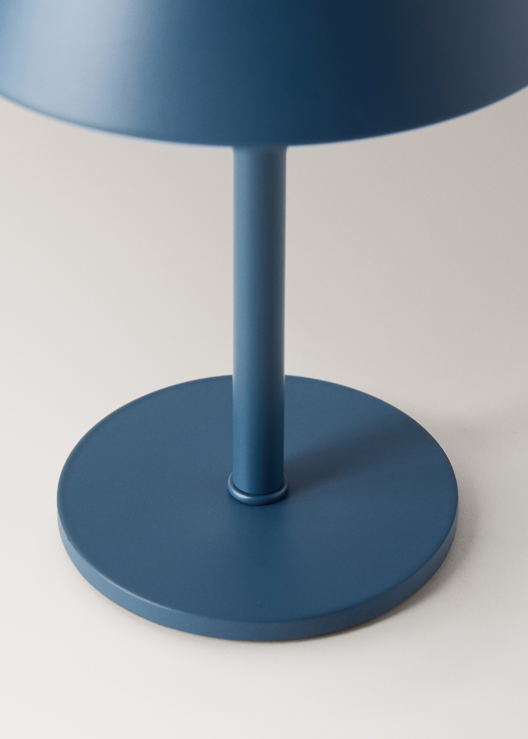 Kovová stolní lampa - Detail zboží 2, Modrý inkoust. Ref: 17026727-00.