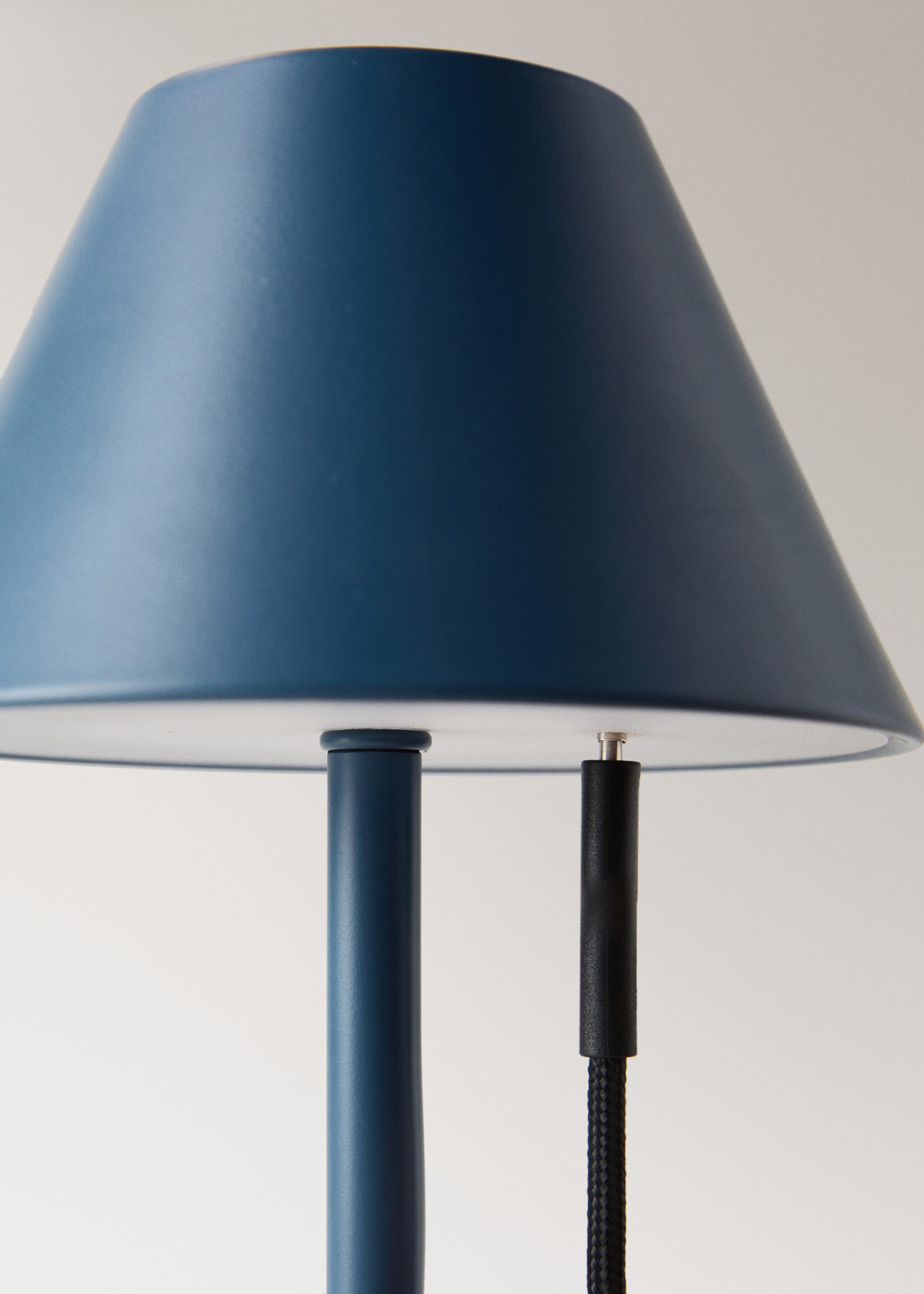 Kovová stolní lampa - Detail zboží 3, Modrý inkoust. Ref: 17026727-00.