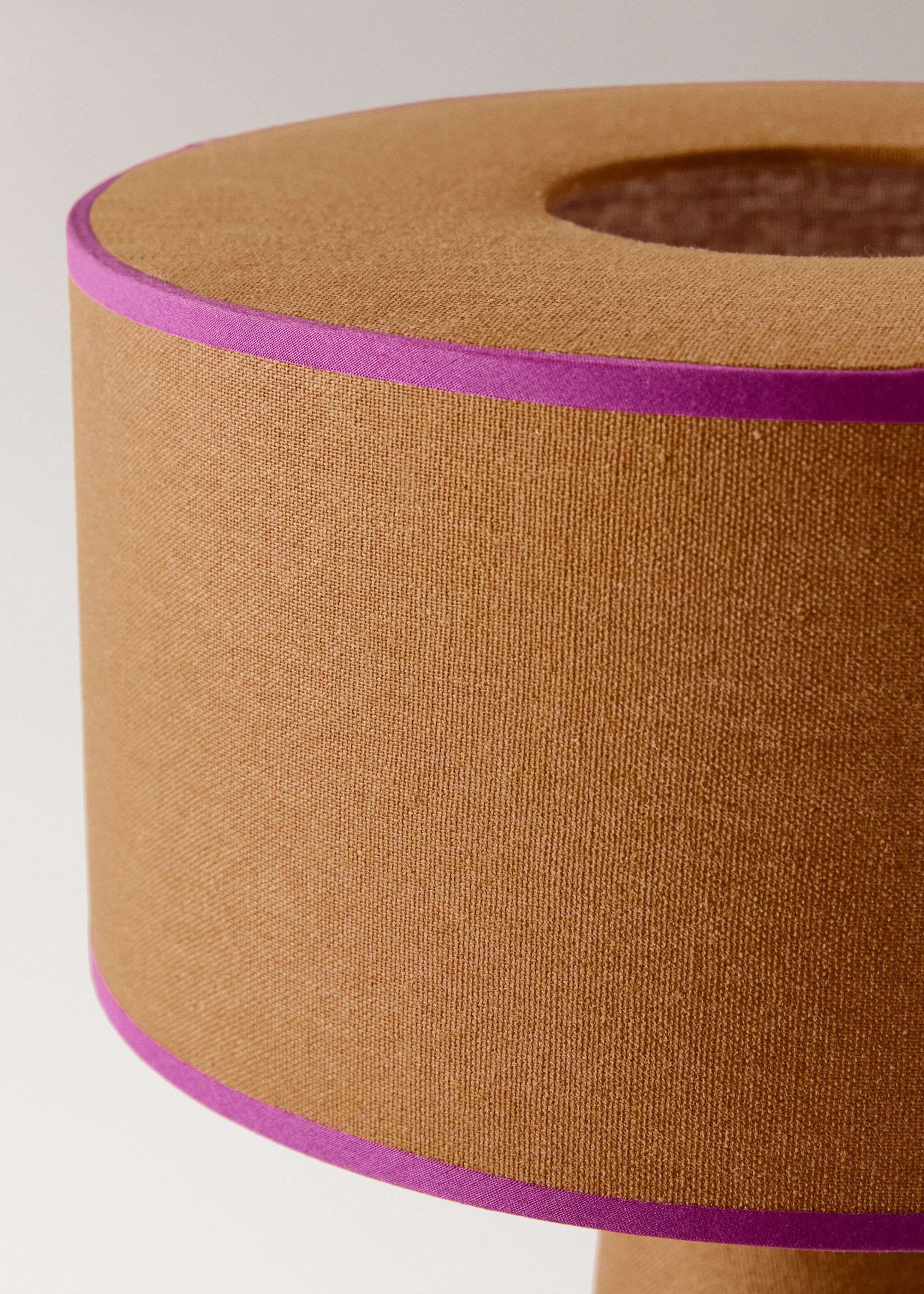 Medium woven table lamp - Details of the article 2, Medium Brown. Ref: 17026728-00.