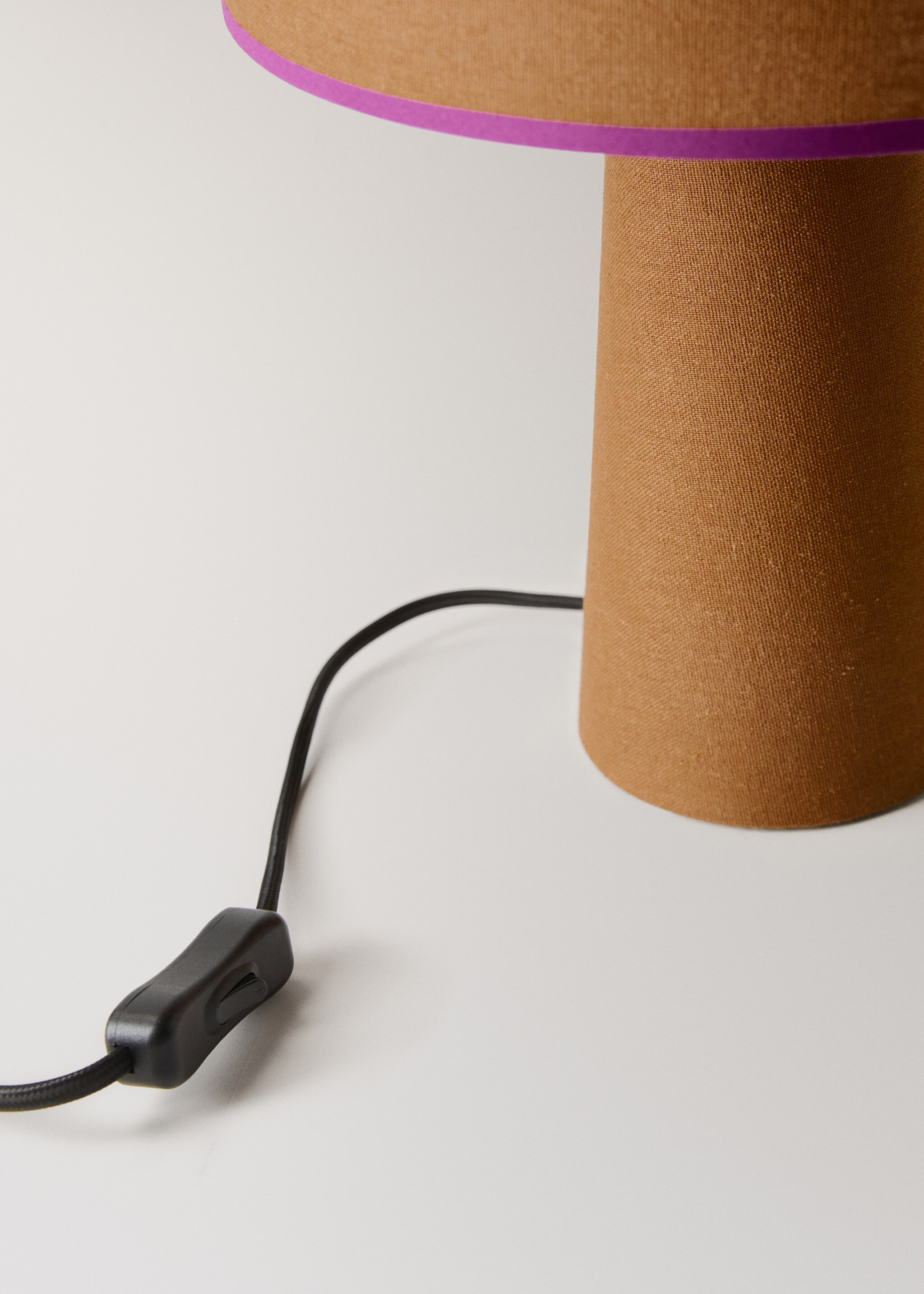 Medium woven table lamp - Details of the article 3, Medium Brown. Ref: 17026728-00.