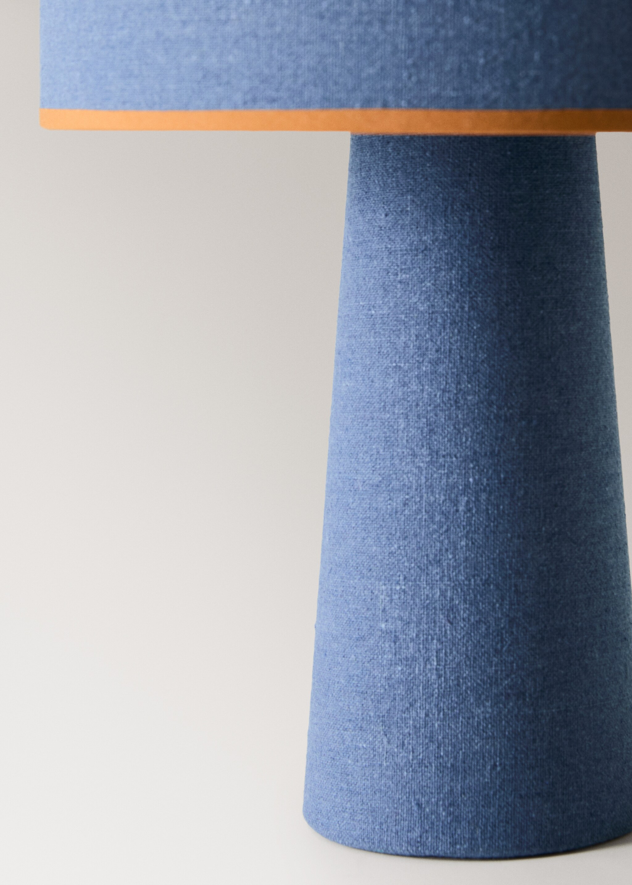 Mittlere Tischlampe aus Gewebe - Detail des Artikels 1, Tintenblau. Ref: 17026728-00.