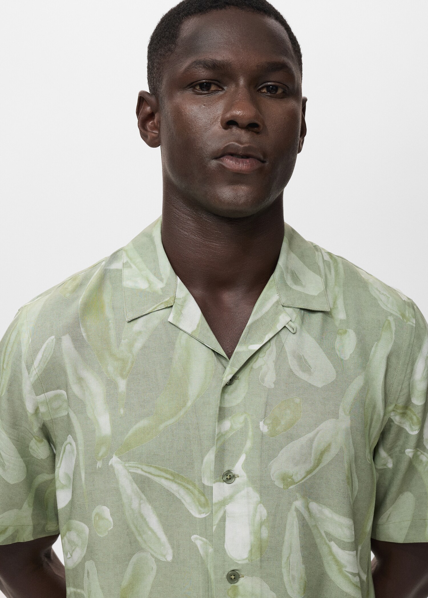 Camisa relaxed fit fluída estampada - Detalle del artículo 1