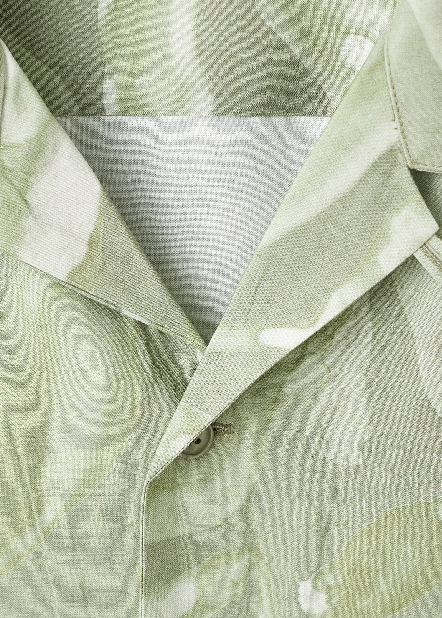 Camisa relaxed fit fluída estampada - Detalle del artículo 8