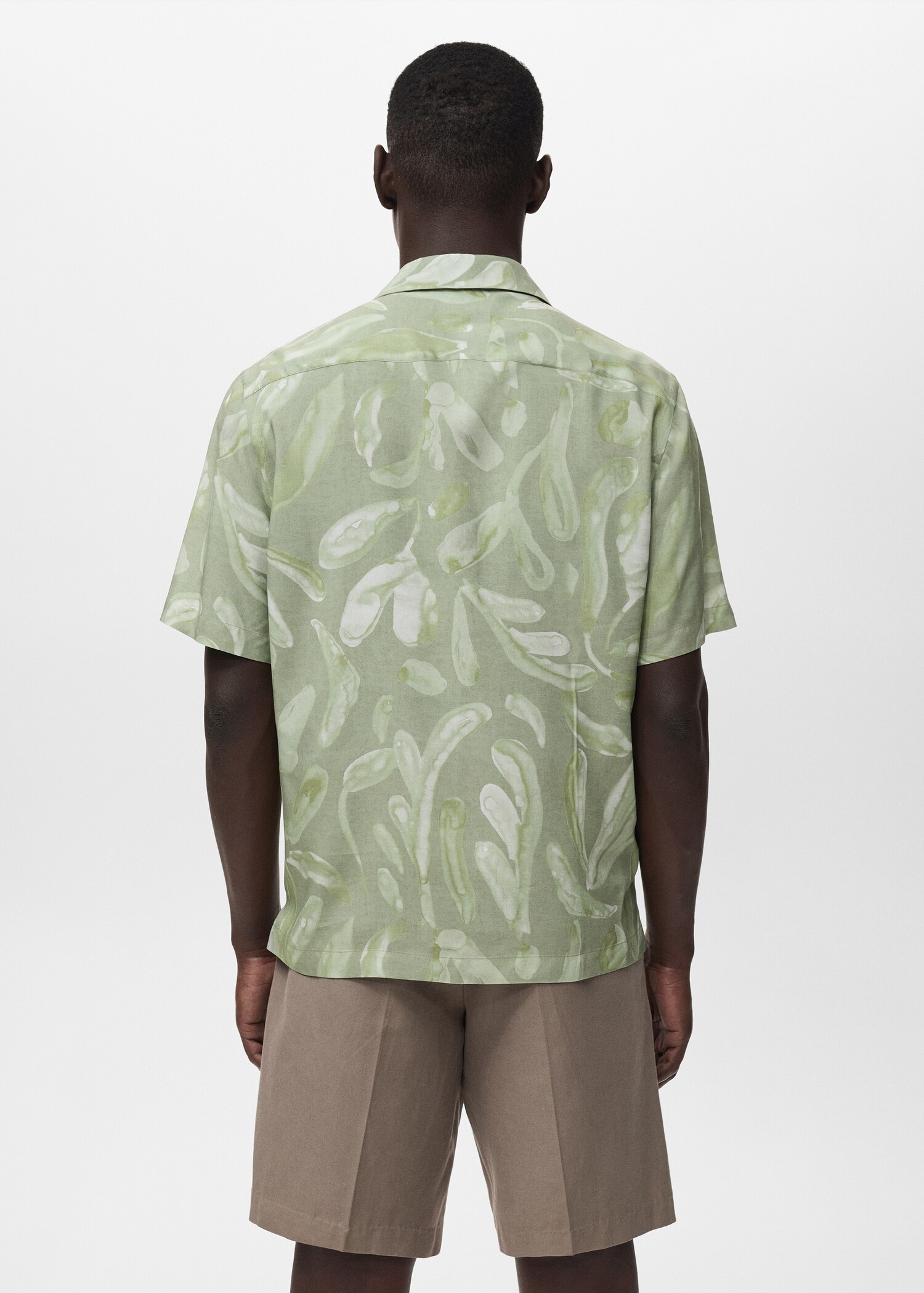 Camisa relaxed fit fluída estampada - Reverso del artículo