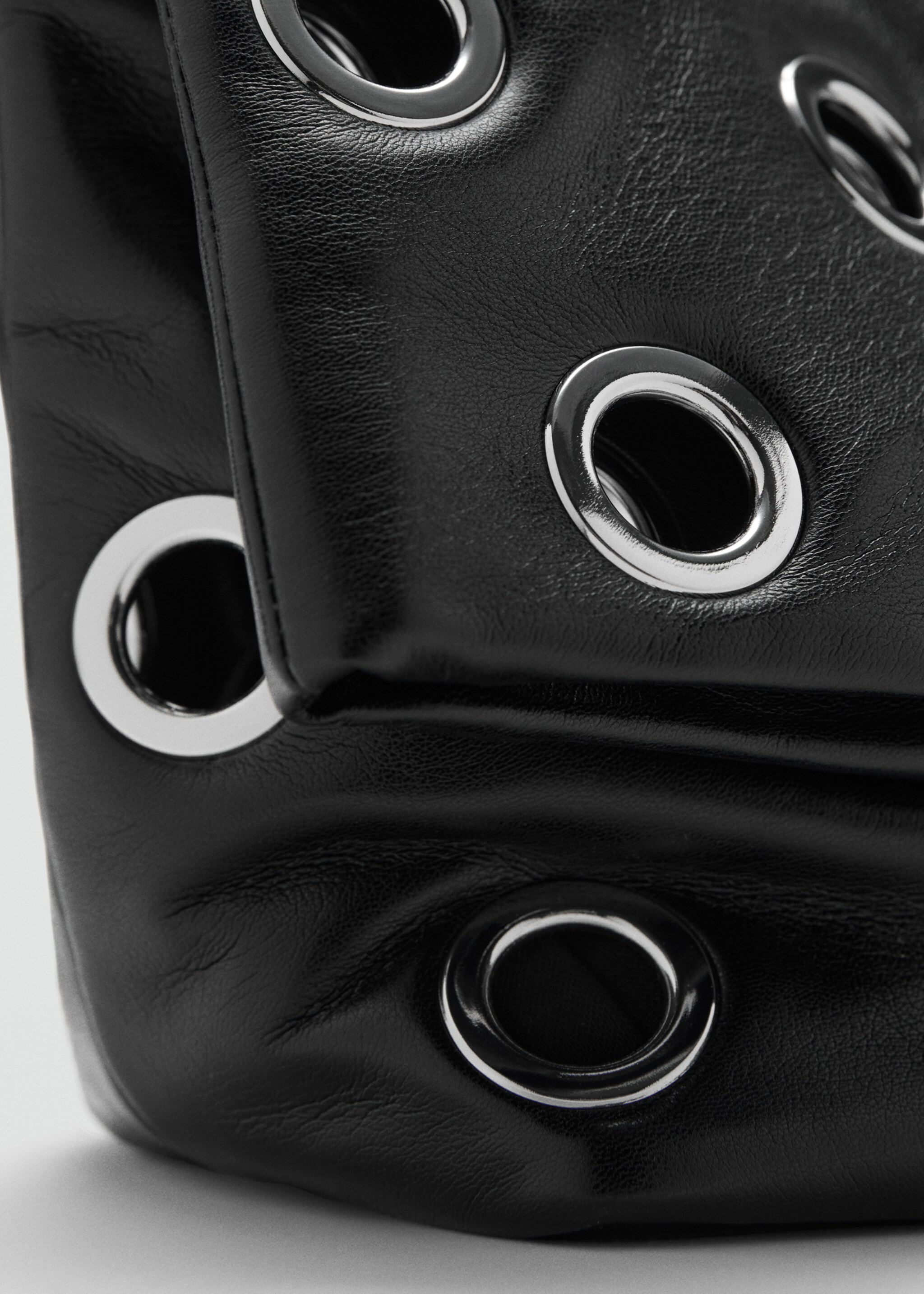 Crossbody bag with eyelets - Details of the article 1, Black. Ref: 17026741-00.