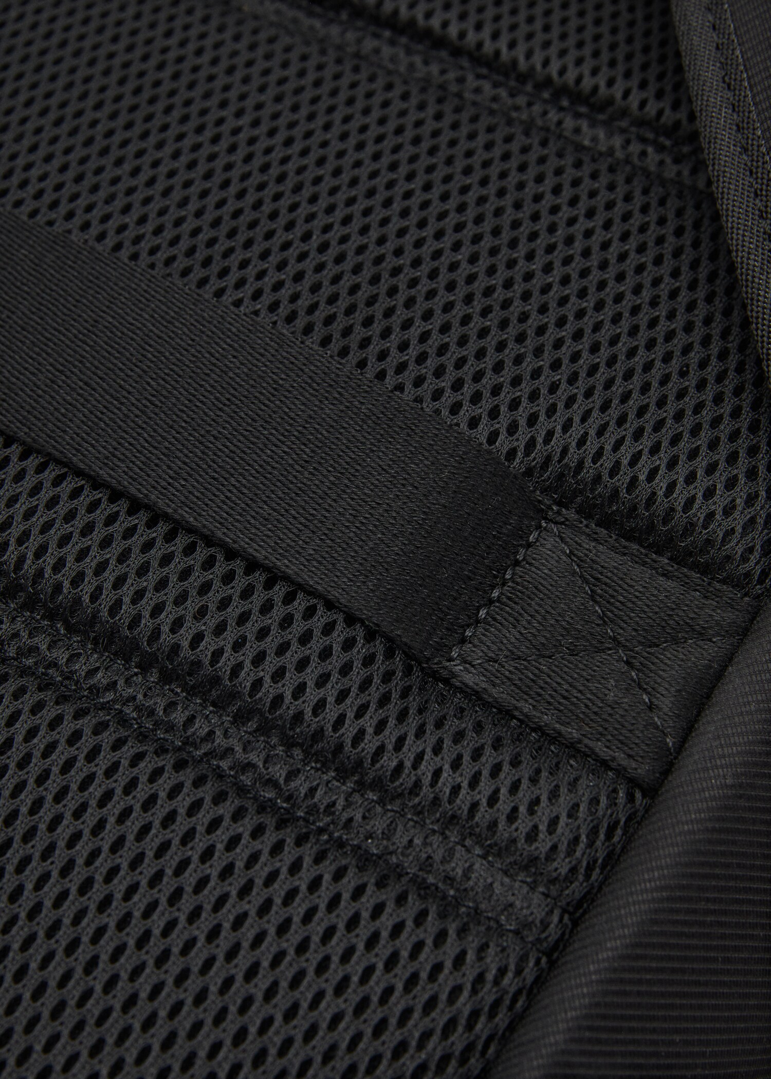 Multi-pocket backpack - Details of the article 3
