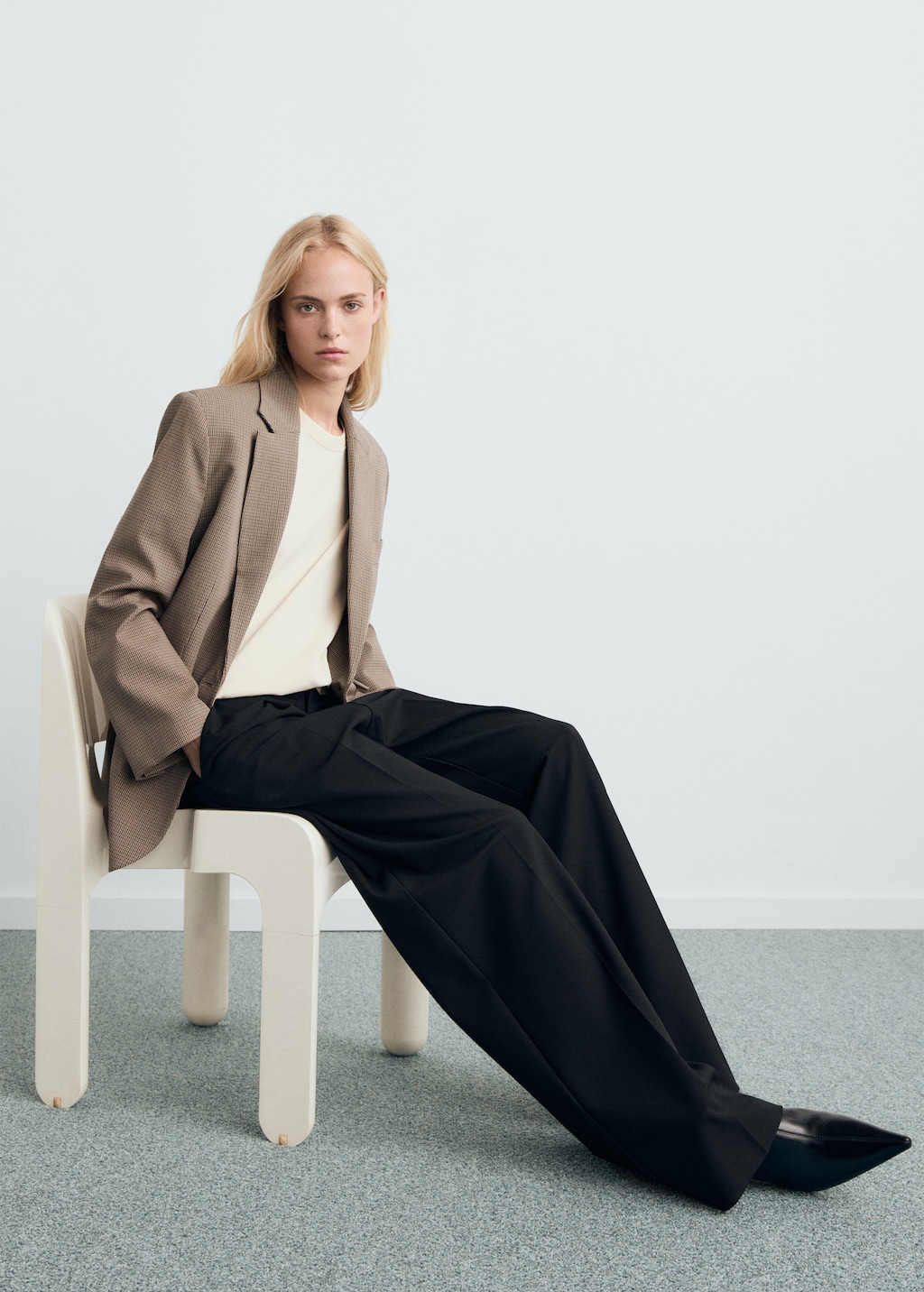 Mango Straight blazer with flap pockets