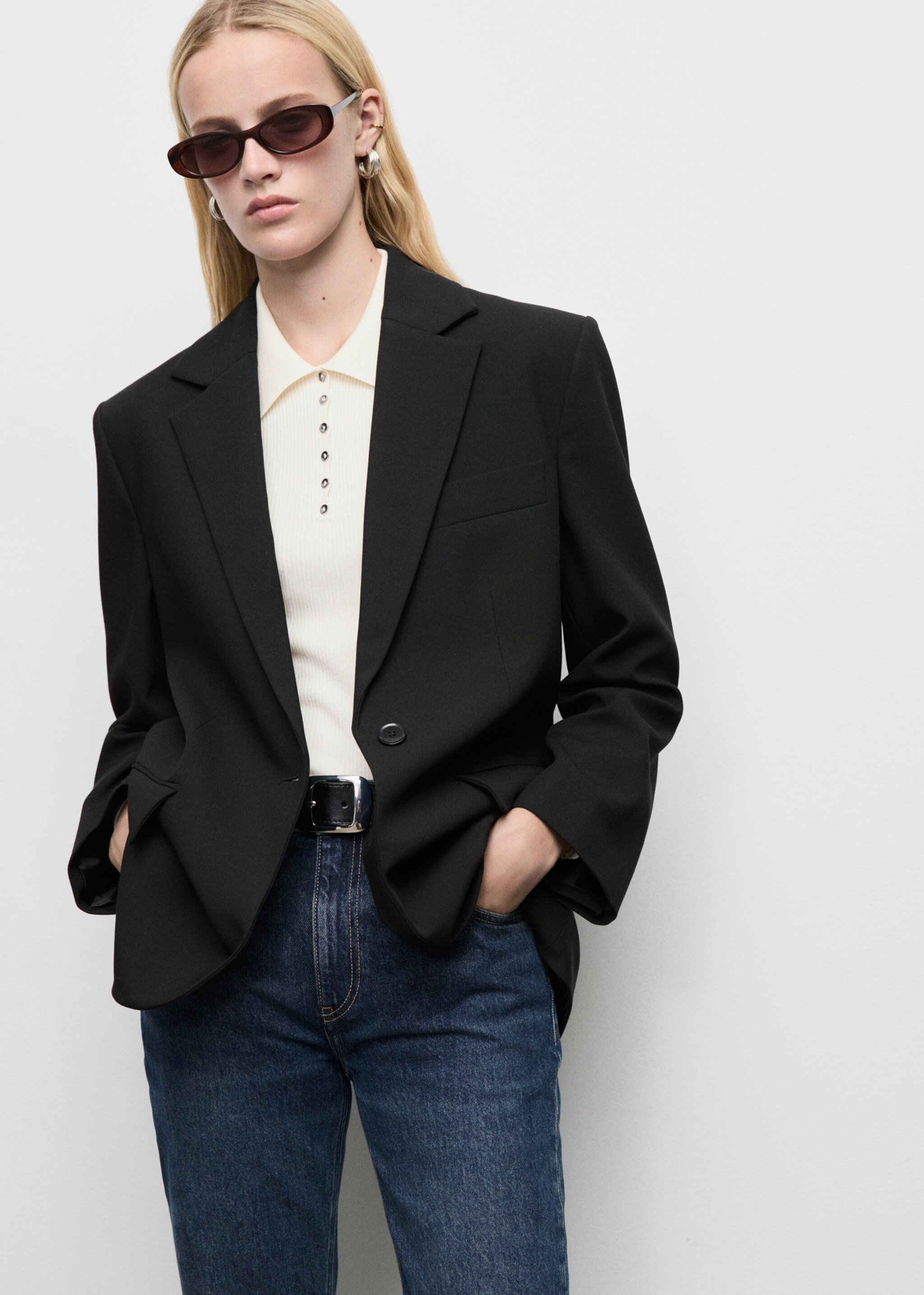 Blazer recta bolsillos solapa - Plano medio, Negro. Ref: 17026744-00.
