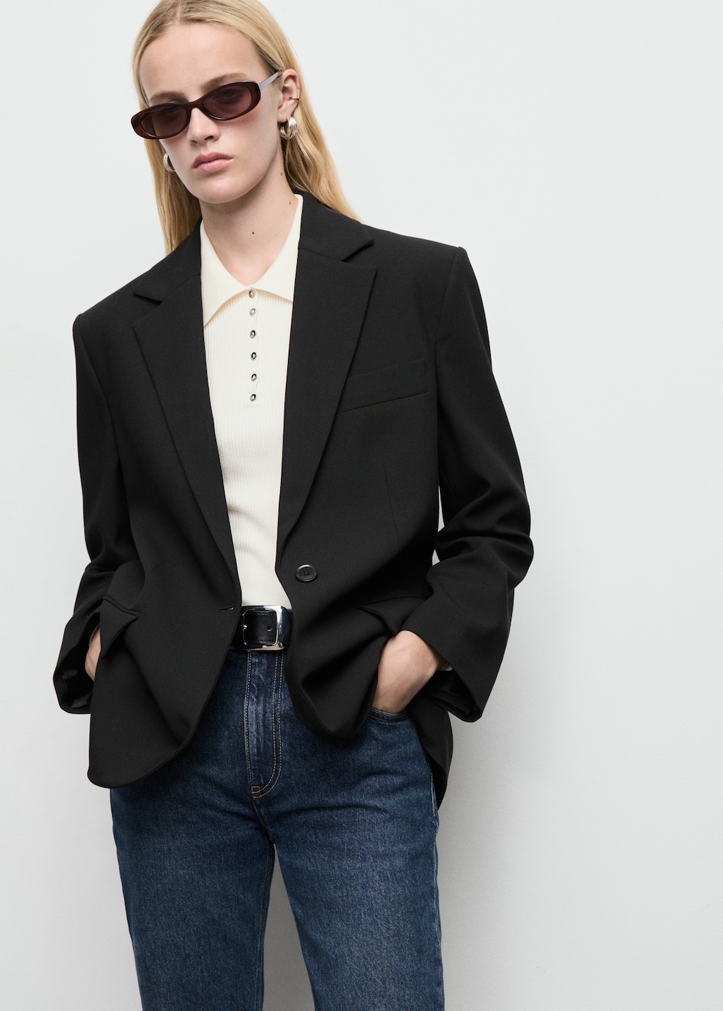 Straight blazer with flap pockets