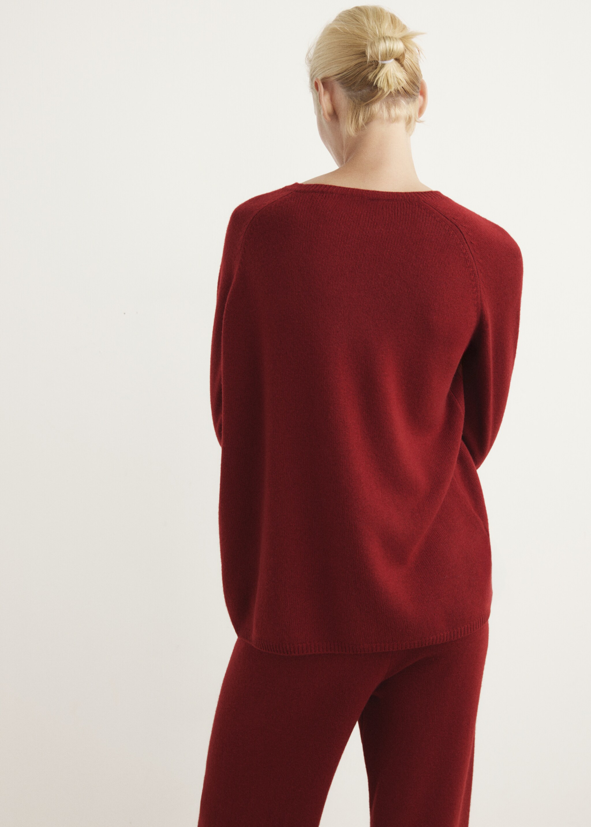 Thick cashmere sweater - Reverse of the article, Red. Ref: 17027130-00.