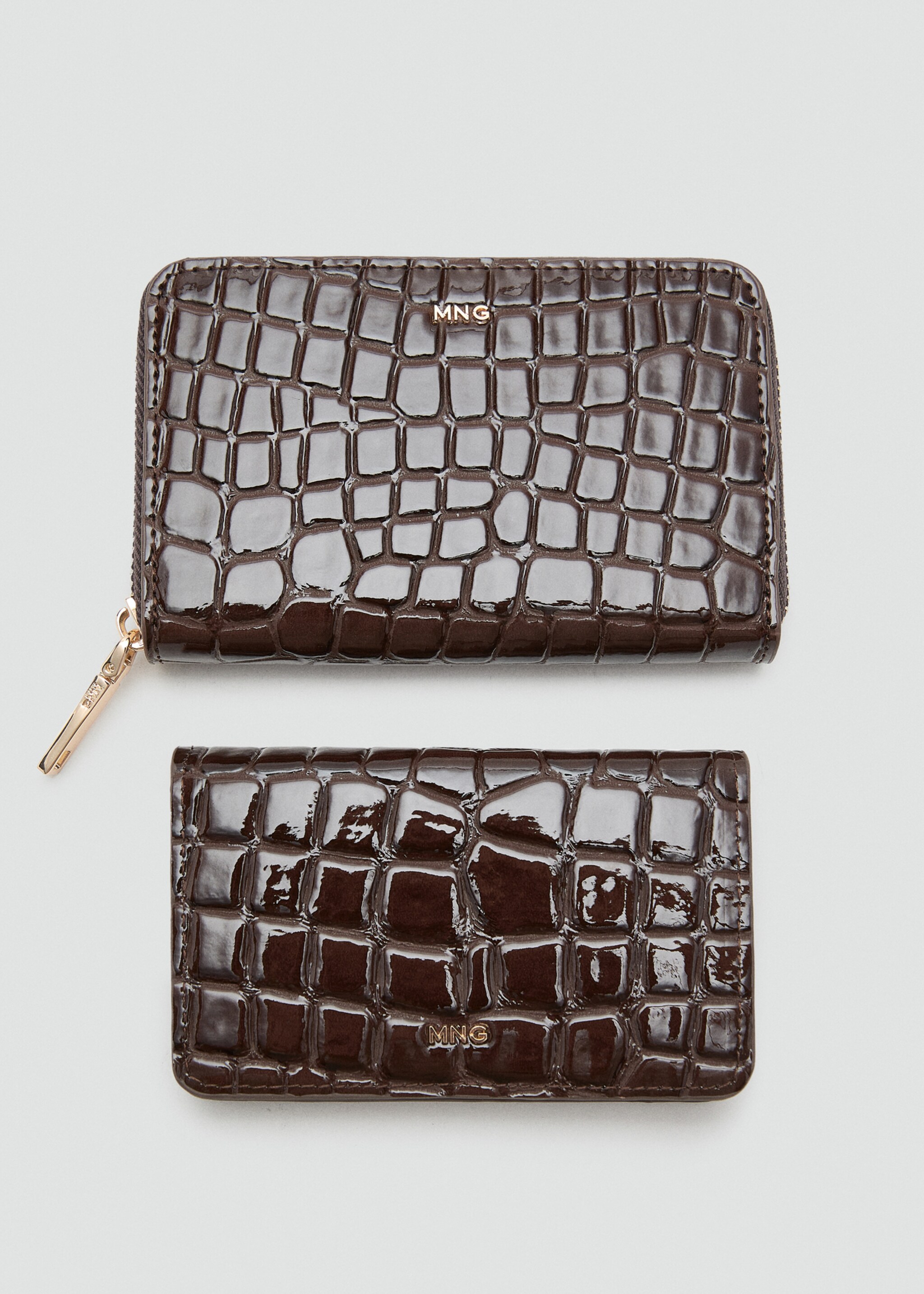 Medium crocodile wallet - Details of the article 2, Chocolate. Ref: 17027131-00.