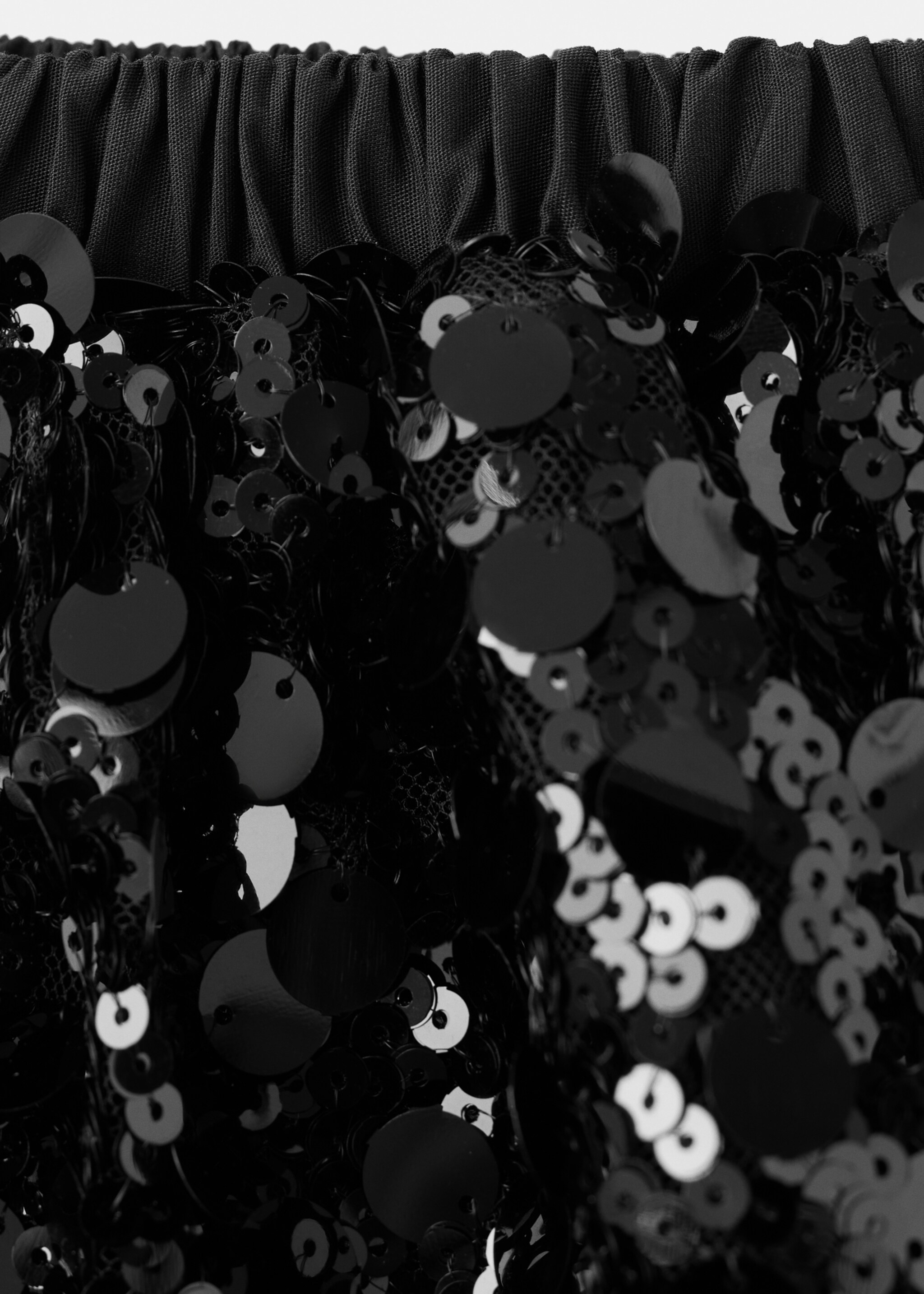 Sequin skirt - Details of the article 2, Black. Ref: 17027134-00.