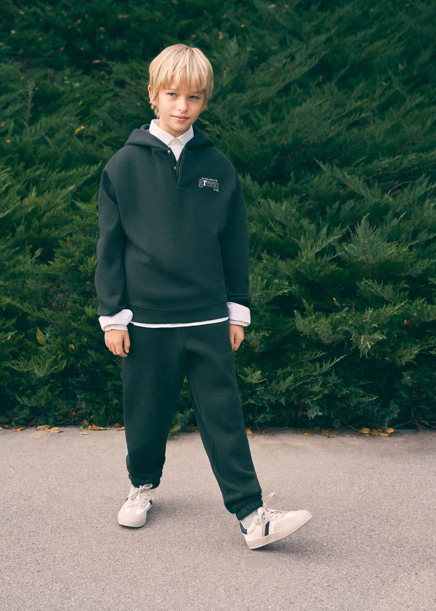 Sweatshirt estampada com capuz - Pormenor do artigo 5