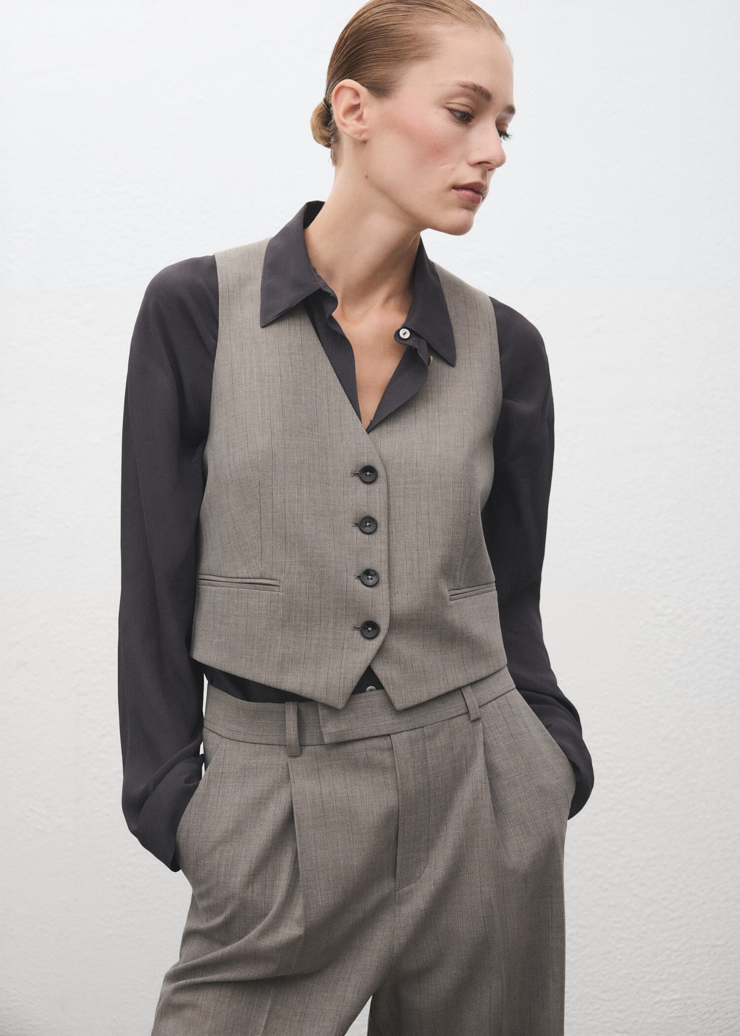 Wool-blend suit waistcoat - Details of the article 2