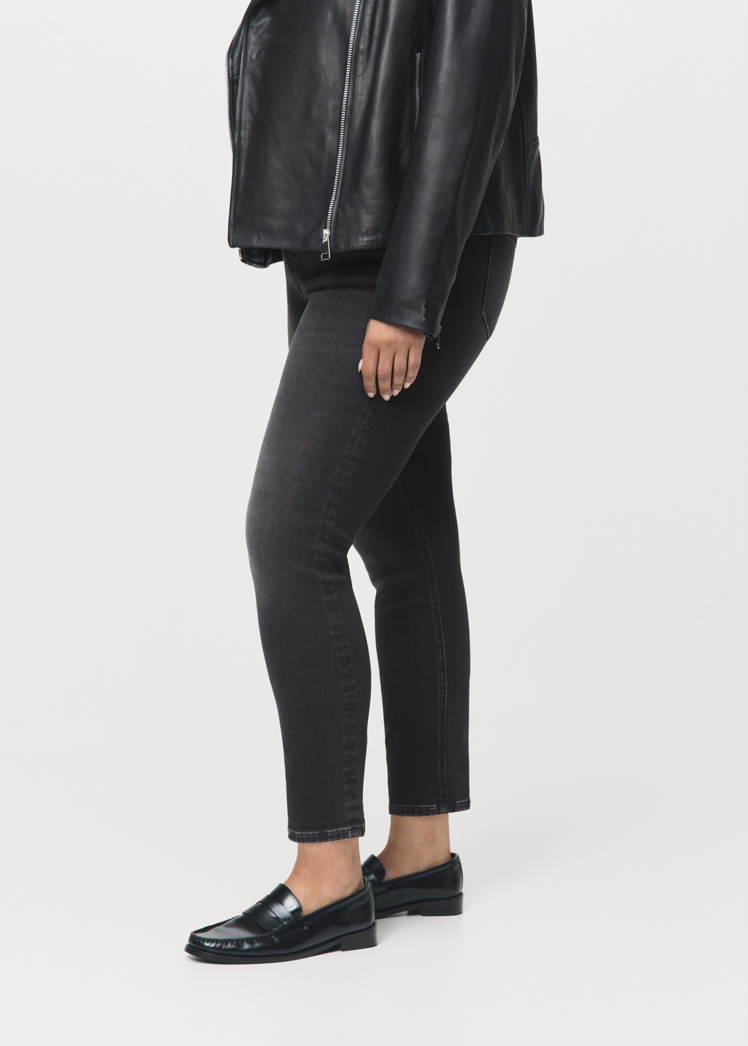 Mid-rise skinny jeans - Details of the article 5