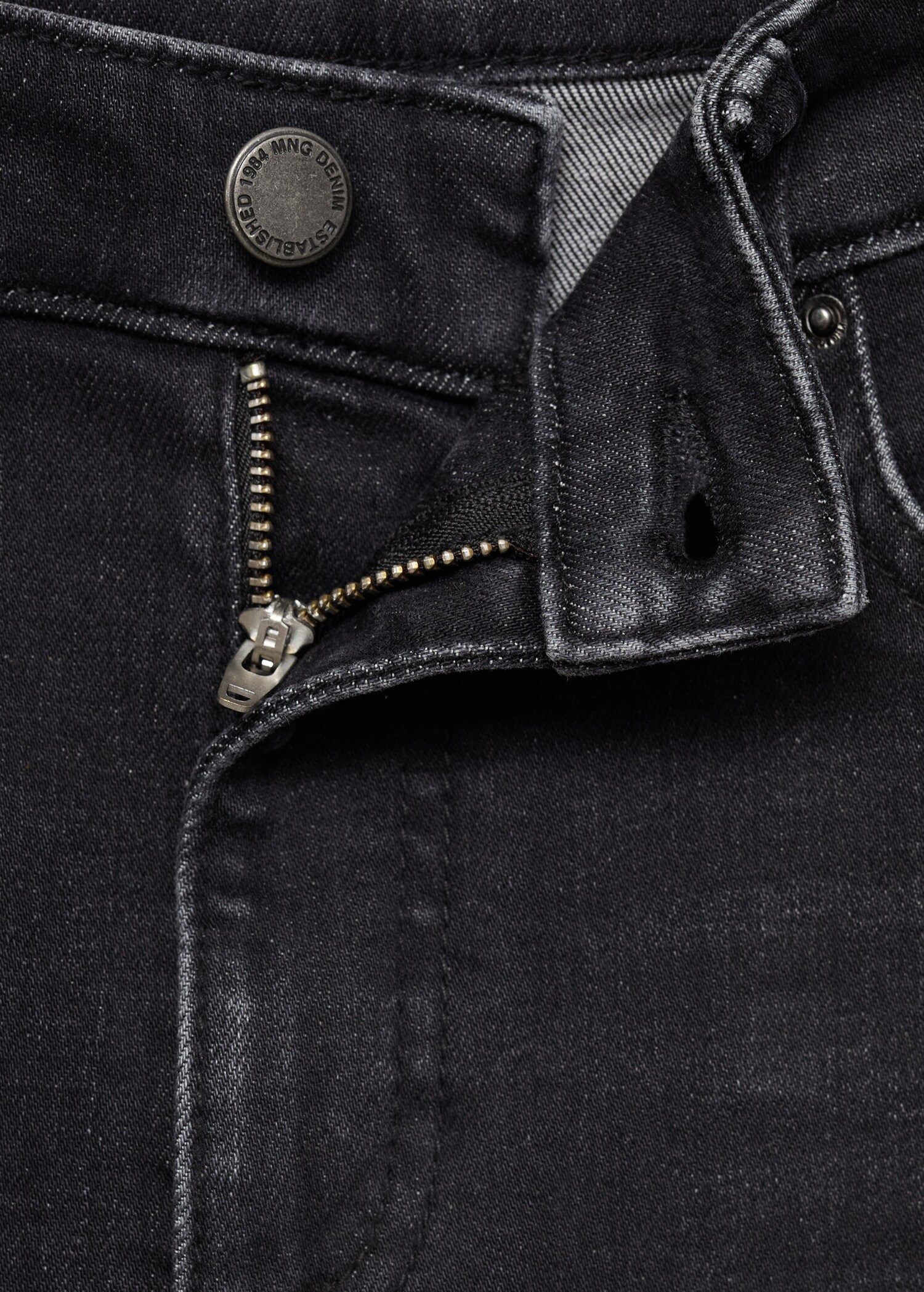 Mid-rise skinny jeans - Details of the article 8