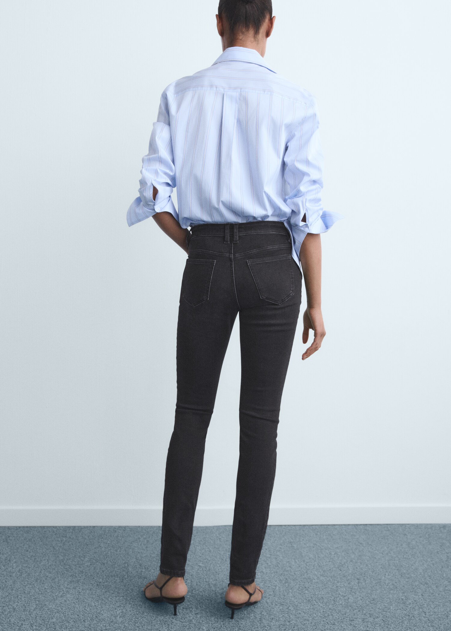 Mid-rise skinny jeans - Reverse of the article