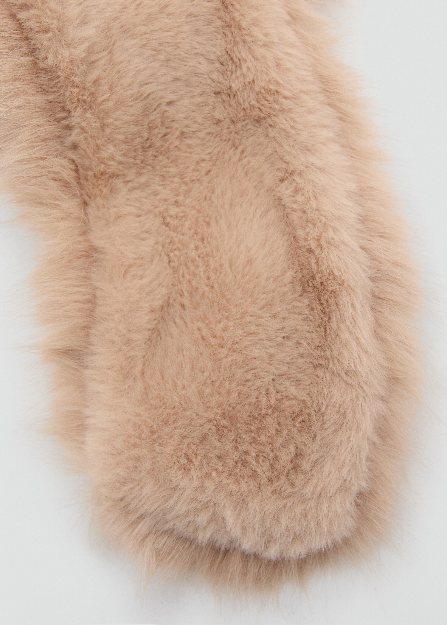 Faux fur effect scarf - Details of the article 1