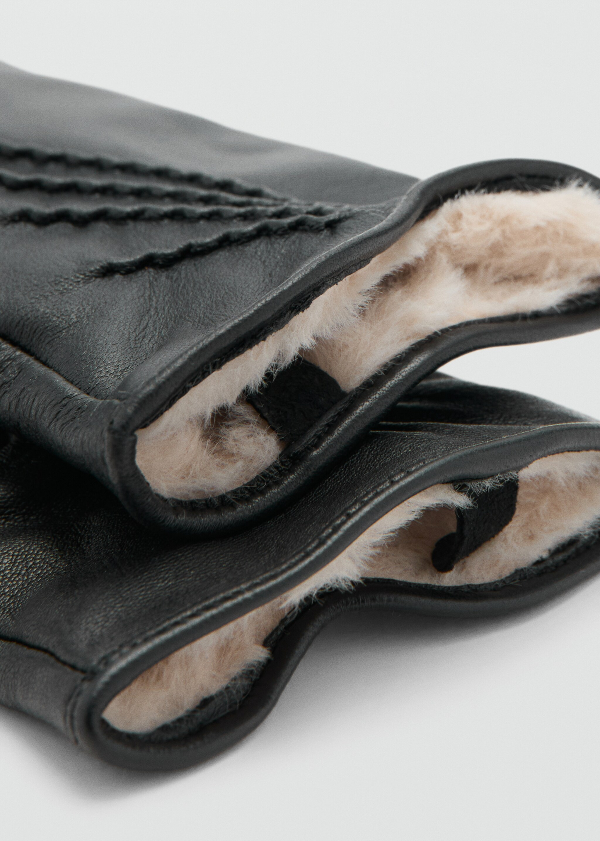 Gants en simili-cuir - Plan moyen, Noir. Ref: 17027771-00.